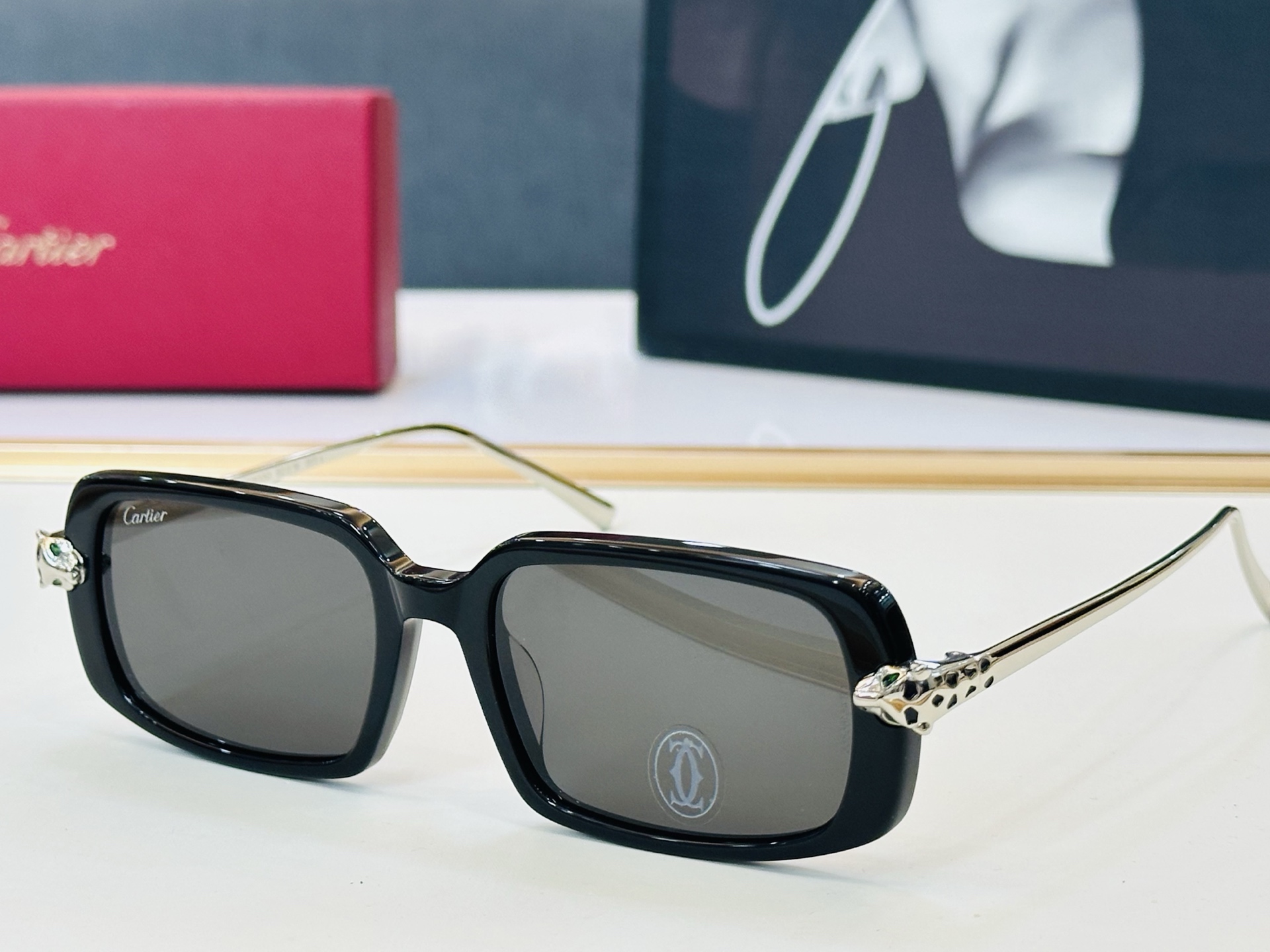 Cartie* 卡家 太阳镜 CT0633O Size：52口19-140  电镀工艺精湛气质十足！一男
