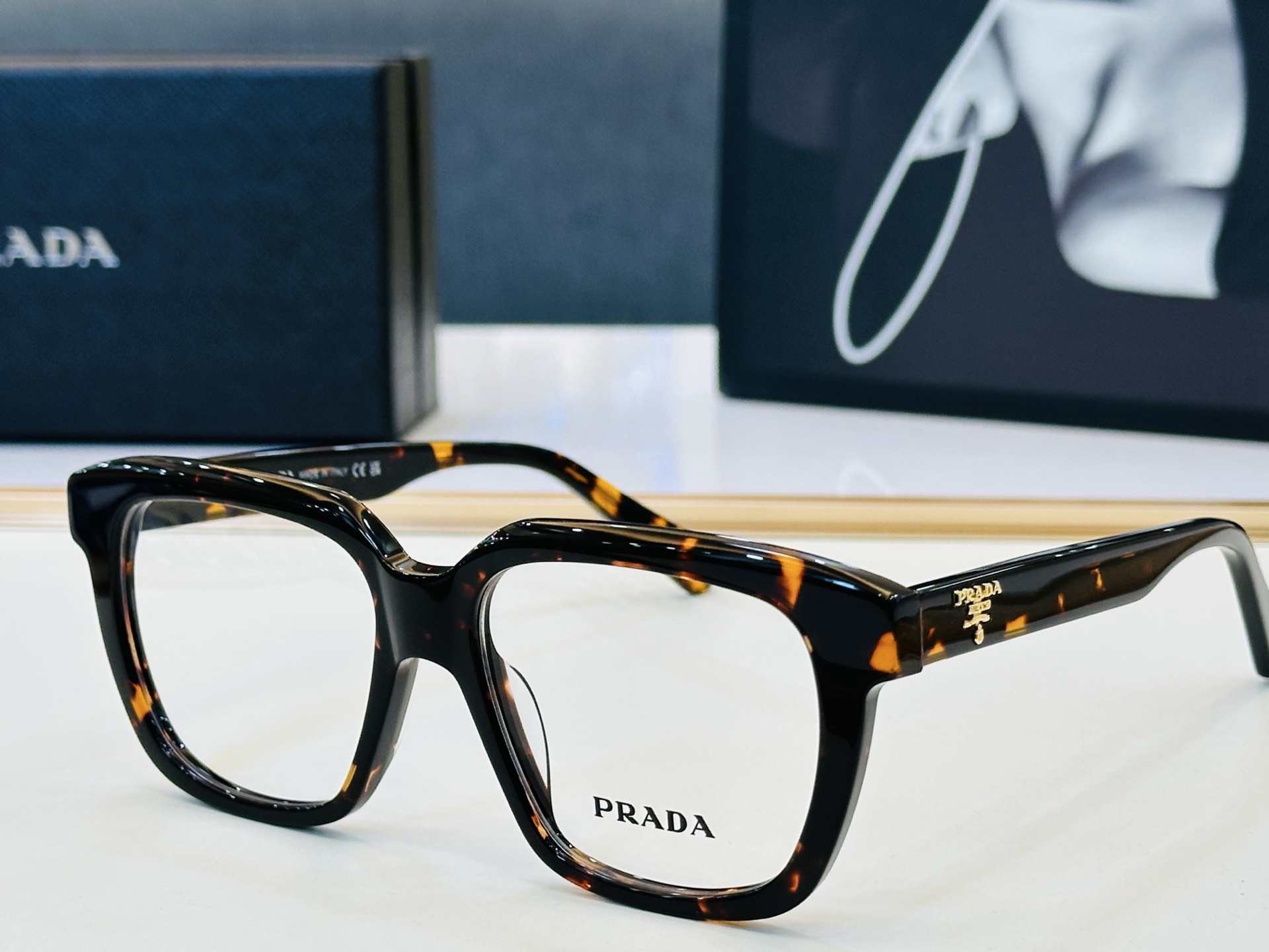 🔺PRAD*🔻普家 PR B06 Size：53口18-145 眼镜系列堪称精湛制作 彰显独特个 Z最新推出火爆款 🌤
