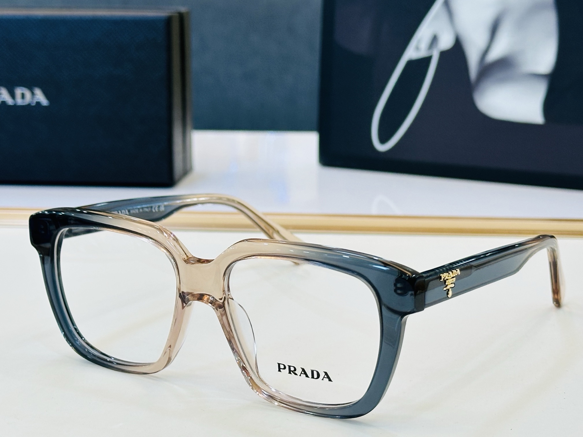 🔺PRAD*🔻普家 PR B06 Size：53口18-145 眼镜系列堪称精湛制作 彰显独特个 Z最新推出火爆款 🌤