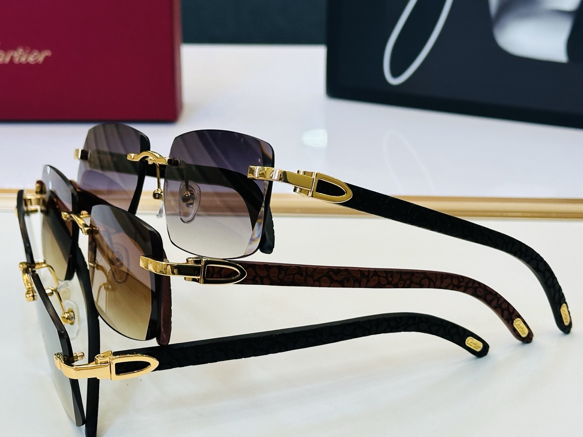 Cartie* 卡家 太阳镜 CT01675O  Size：59口17-143 电镀工艺精湛气质十足！Y
