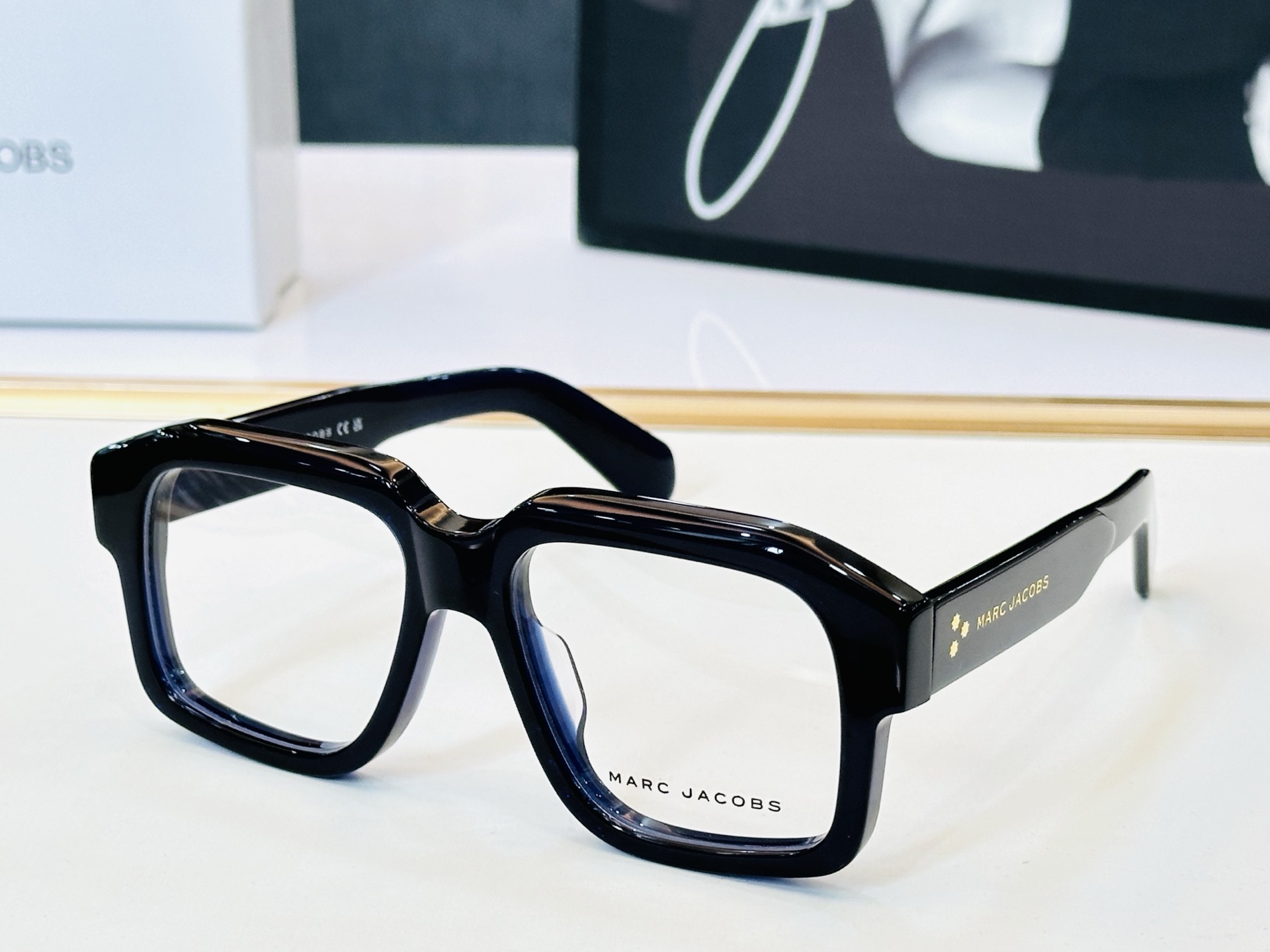 Marc jacobs 马杰家 MJ878  Size：54口20-145 采用今年流行的板材 Z完美设计 😍😍 配光镜