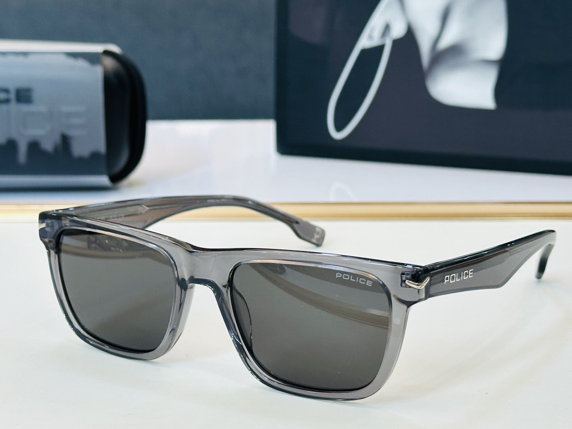 🆕警察 POLICE SPLQ83 Size：54口20-150 💫💫时尚舒适  💍L超轻