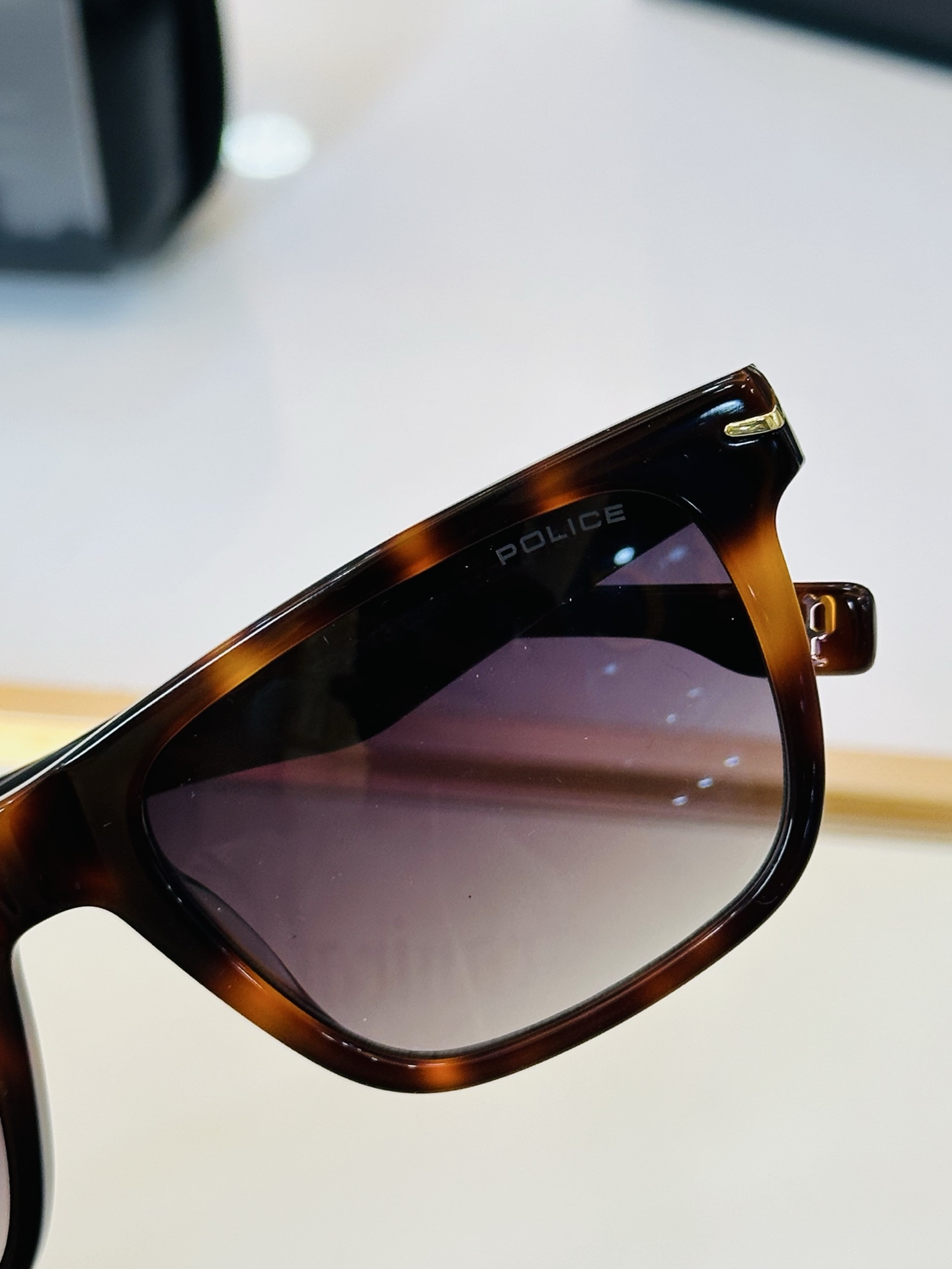 🆕警察 POLICE SPLQ83 Size：54口20-150 💫💫时尚舒适  💍L超轻