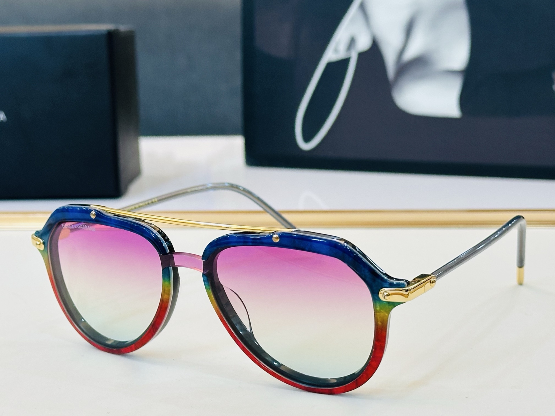 🆕 官网款 🔺DOLCE&GABBAN*🔻DG4330   Size：127-145 新颖独特🔝🔝L美艳