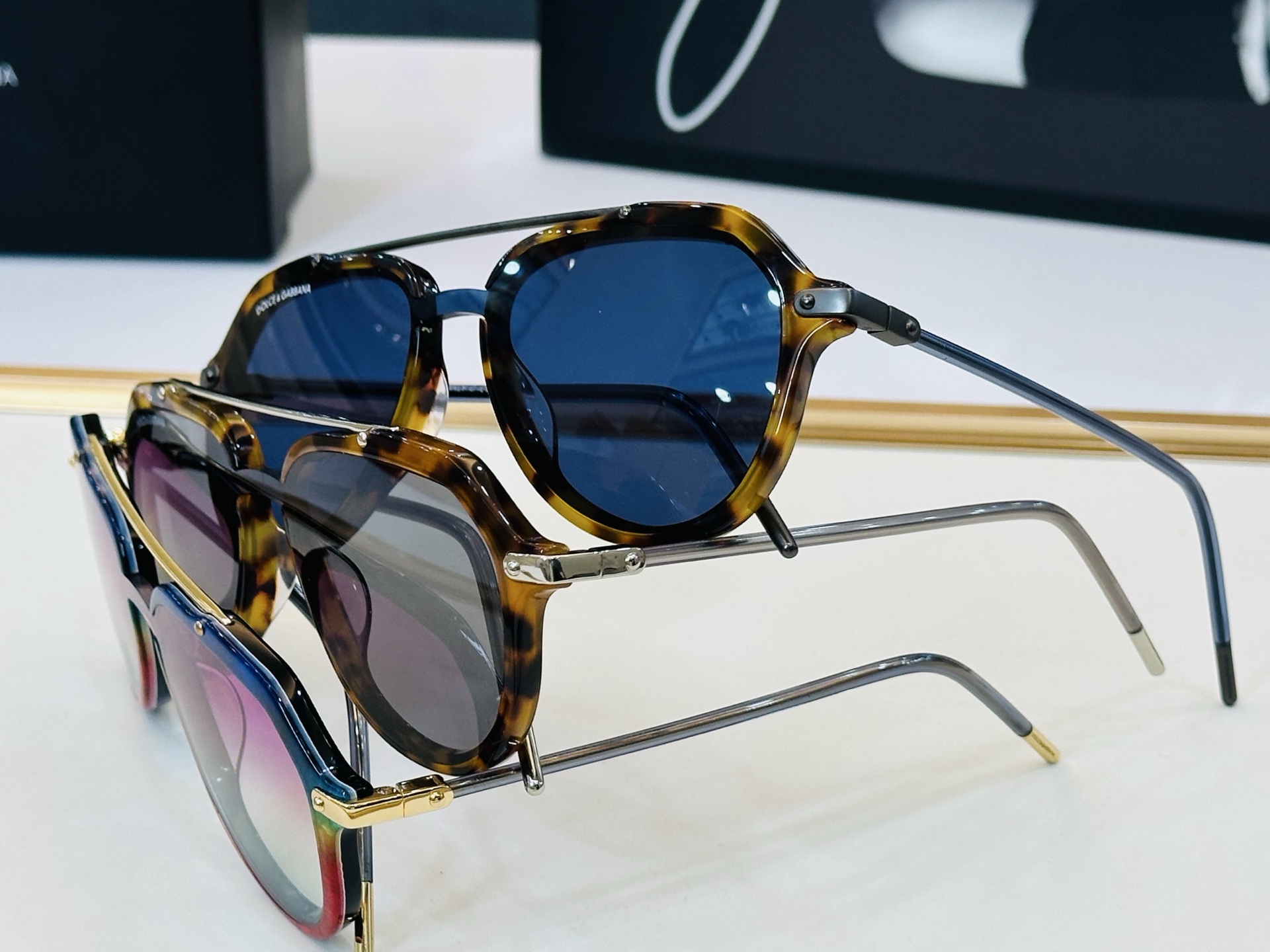 🆕 官网款 🔺DOLCE&GABBAN*🔻DG4330   Size：127-145 新颖独特🔝🔝L美艳