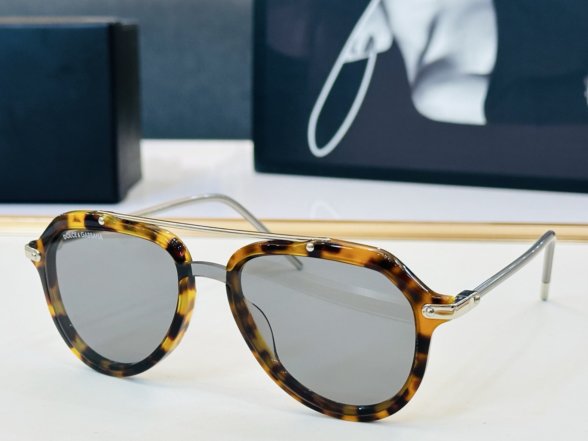 🆕 官网款 🔺DOLCE&GABBAN*🔻DG4330   Size：127-145 新颖独特🔝🔝L美艳