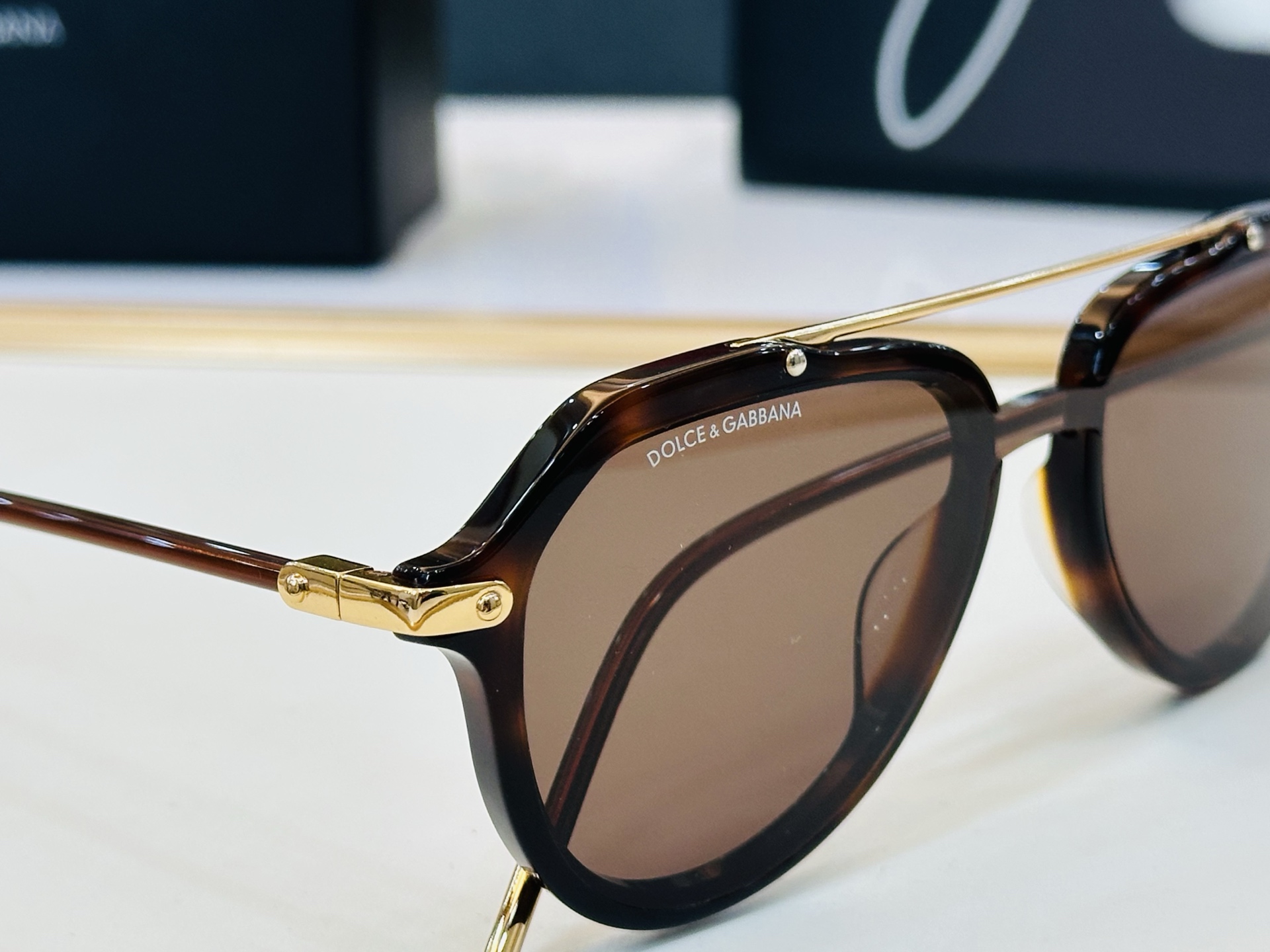 🆕 官网款 🔺DOLCE&GABBAN*🔻DG4330   Size：127-145 新颖独特🔝🔝L美艳