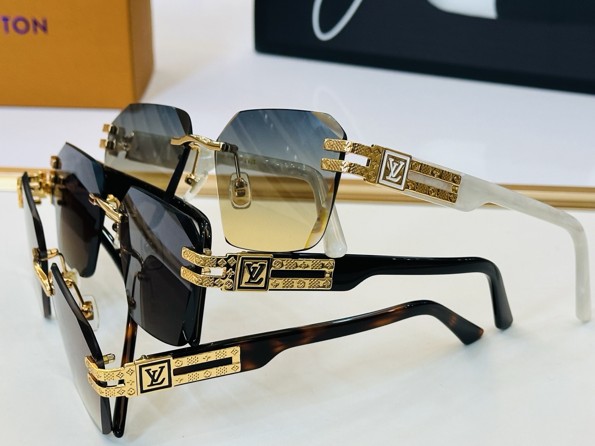 路易家 LOUIS *VUITON 原单高品质 Z21943E Size：60口17-145  皆属上品