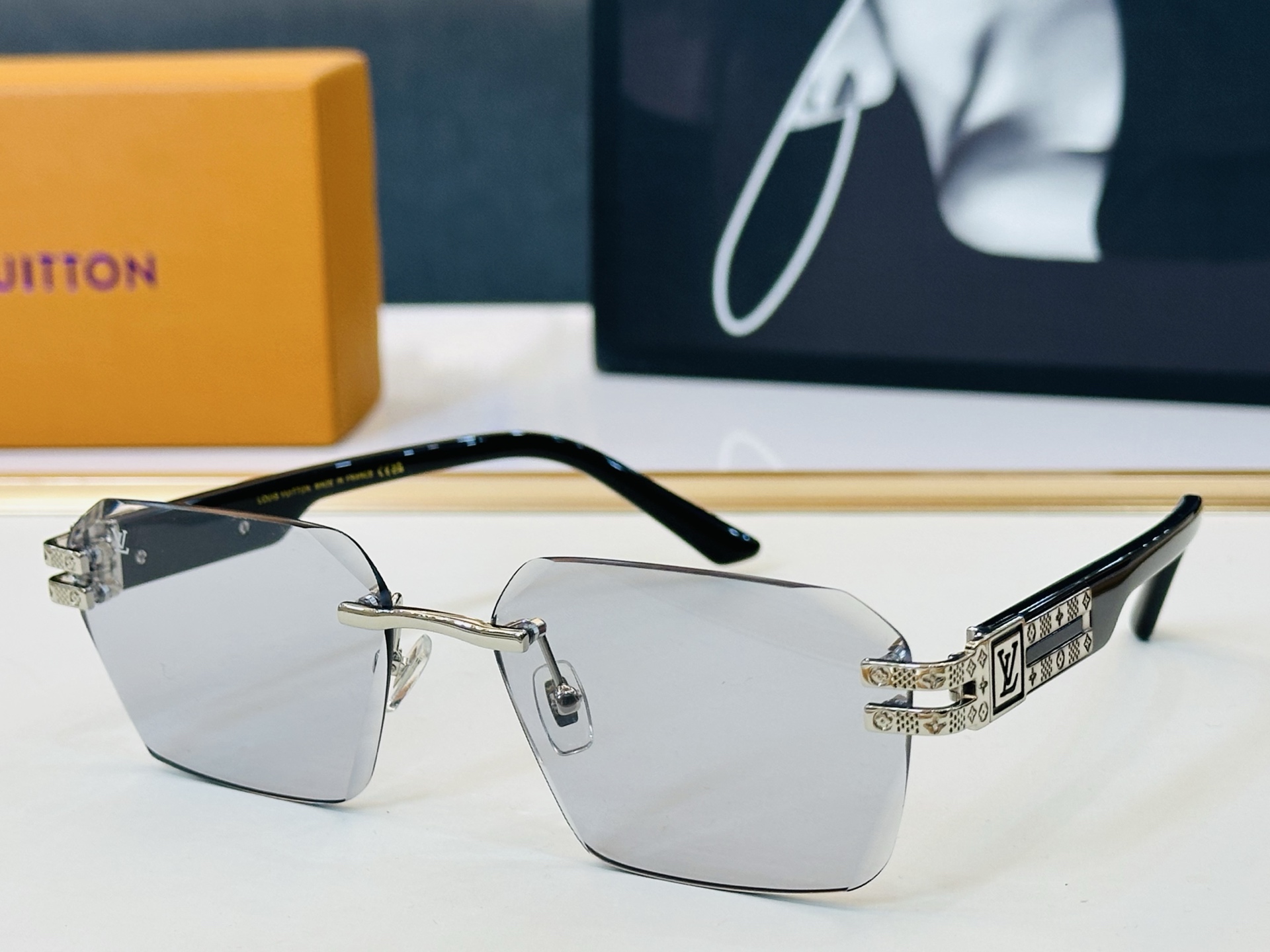 路易家 LOUIS *VUITON 原单高品质 Z21943E Size：60口17-145  皆属上品