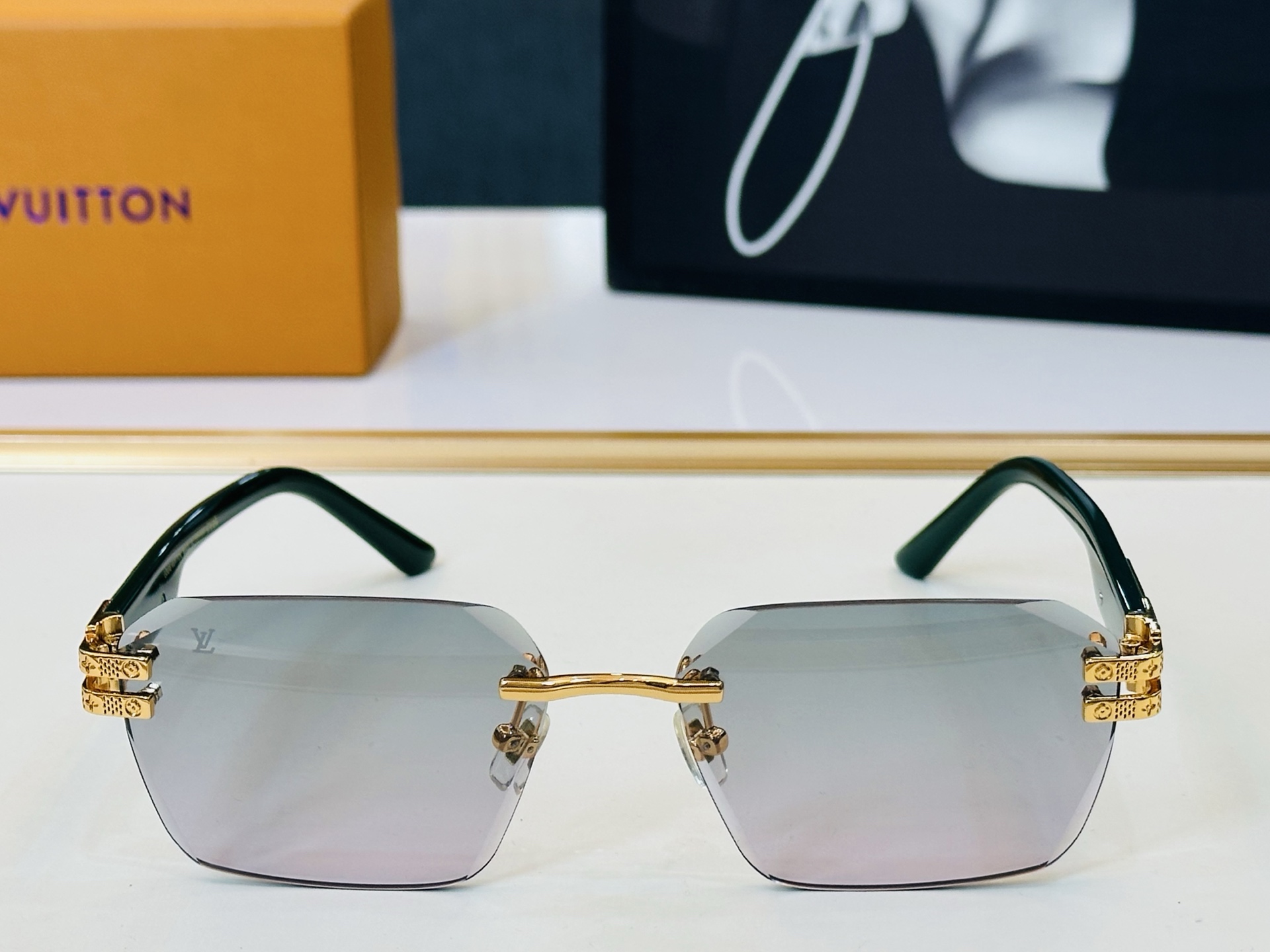 路易家 LOUIS *VUITON 原单高品质 Z21943E Size：60口17-145  皆属上品