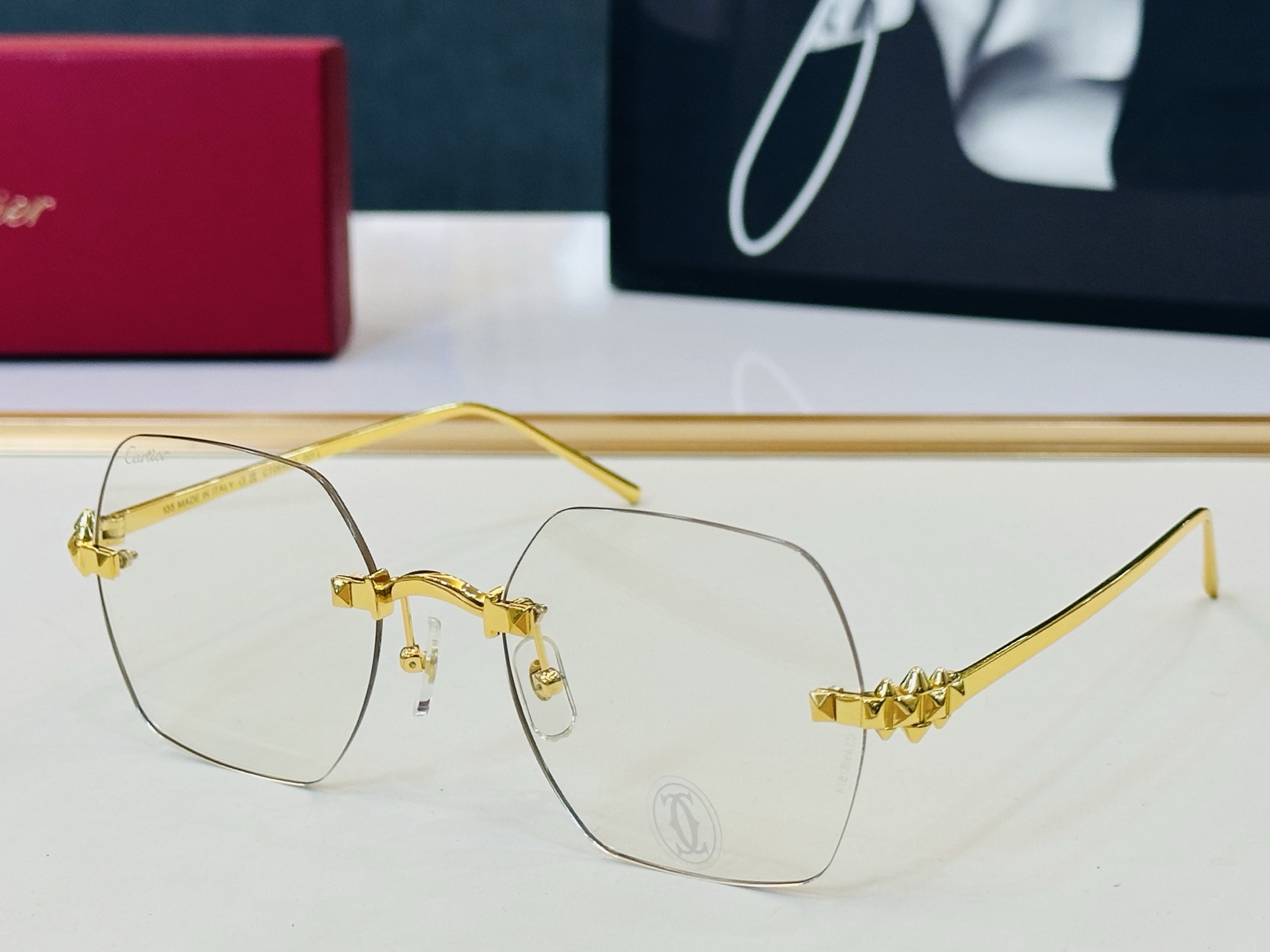 Cartie* 卡家 太阳镜 CT0646 O Size：54口19-135 电镀工艺精湛气质十足！一男