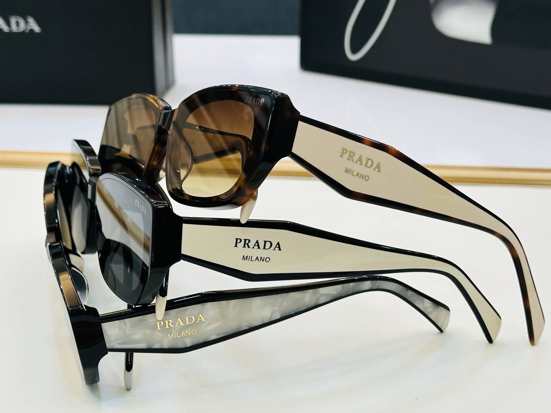 🔺PRAD*🔻普家 PR2151S Size：53口20-145   眼镜系列堪称精湛制作 彰显独特个 