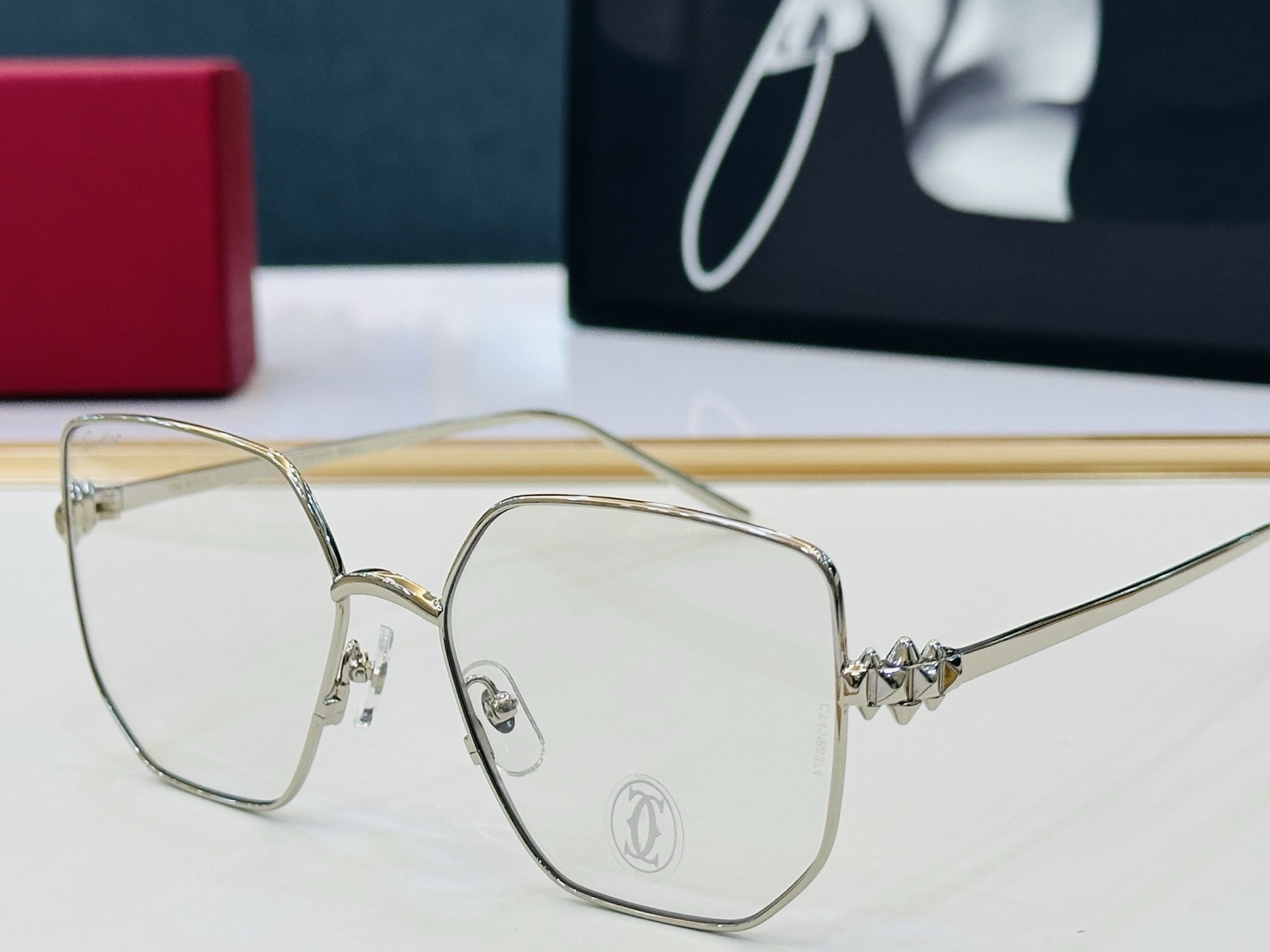 Cartie* 卡家 太阳镜 CT0645S Size：56口17-135 电镀工艺精湛气质十足！一男女