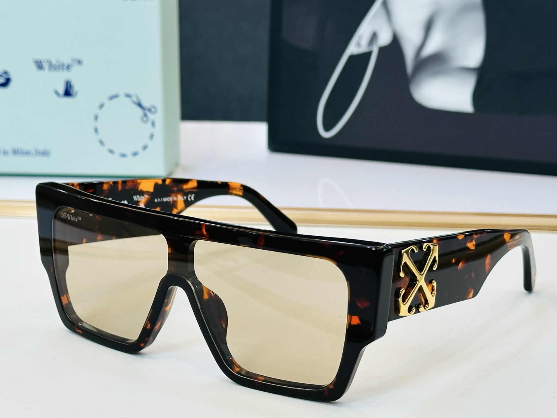 官网款 OFF WHITE MODEL:OERI114F SIZE: 134口1-145  时尚太阳镜 