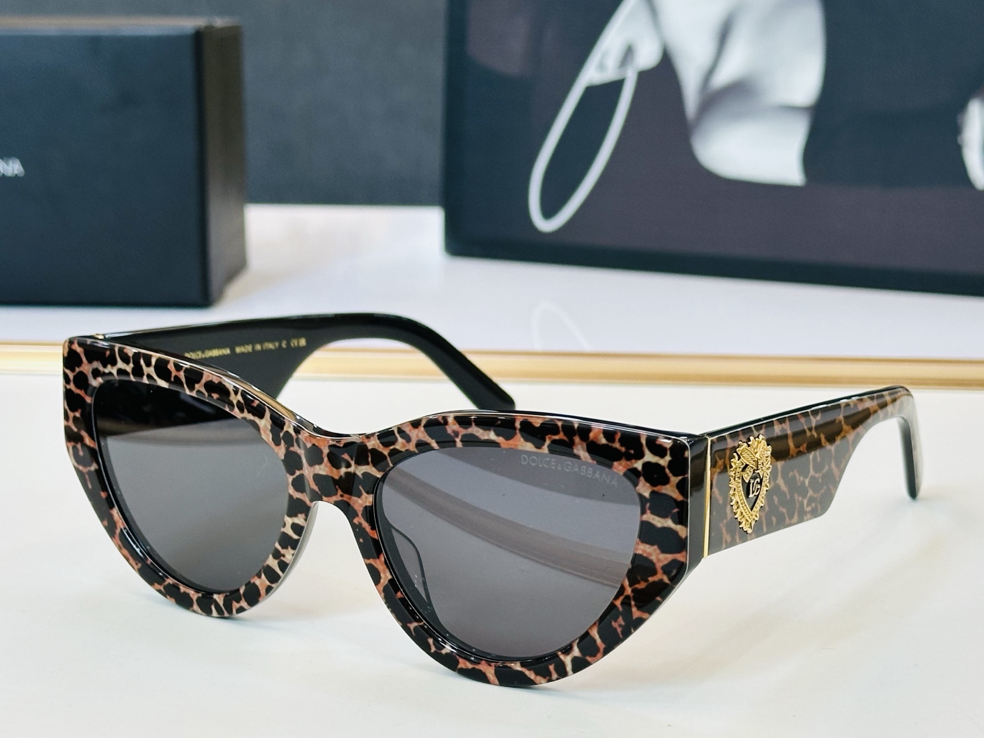 🆕 官网款 🔺DOLCE&GABBAN*🔻DG2211   Size：56口19-145 新颖独特🔝🔝b