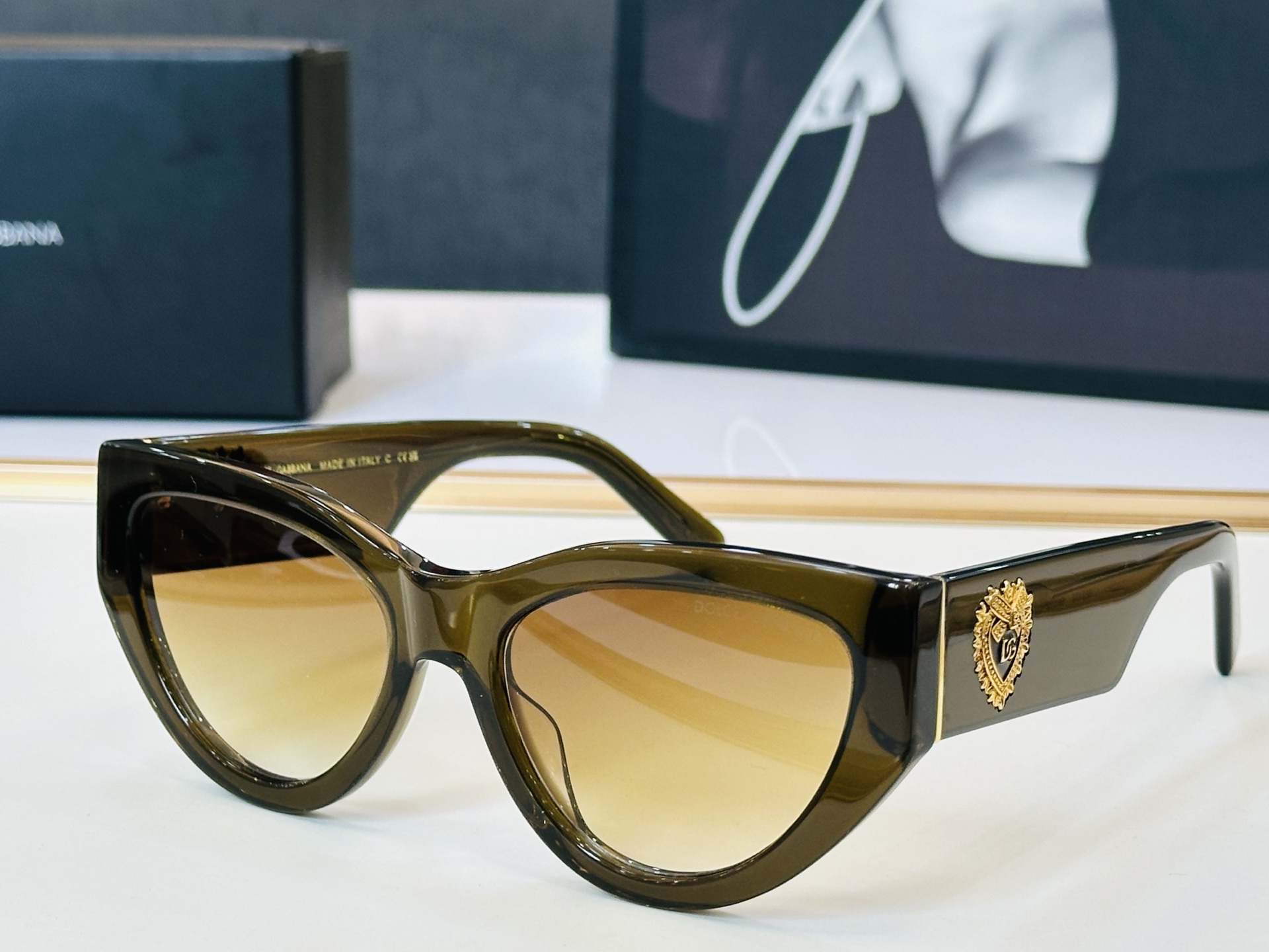 🆕 官网款 🔺DOLCE&GABBAN*🔻DG2211   Size：56口19-145 新颖独特🔝🔝b