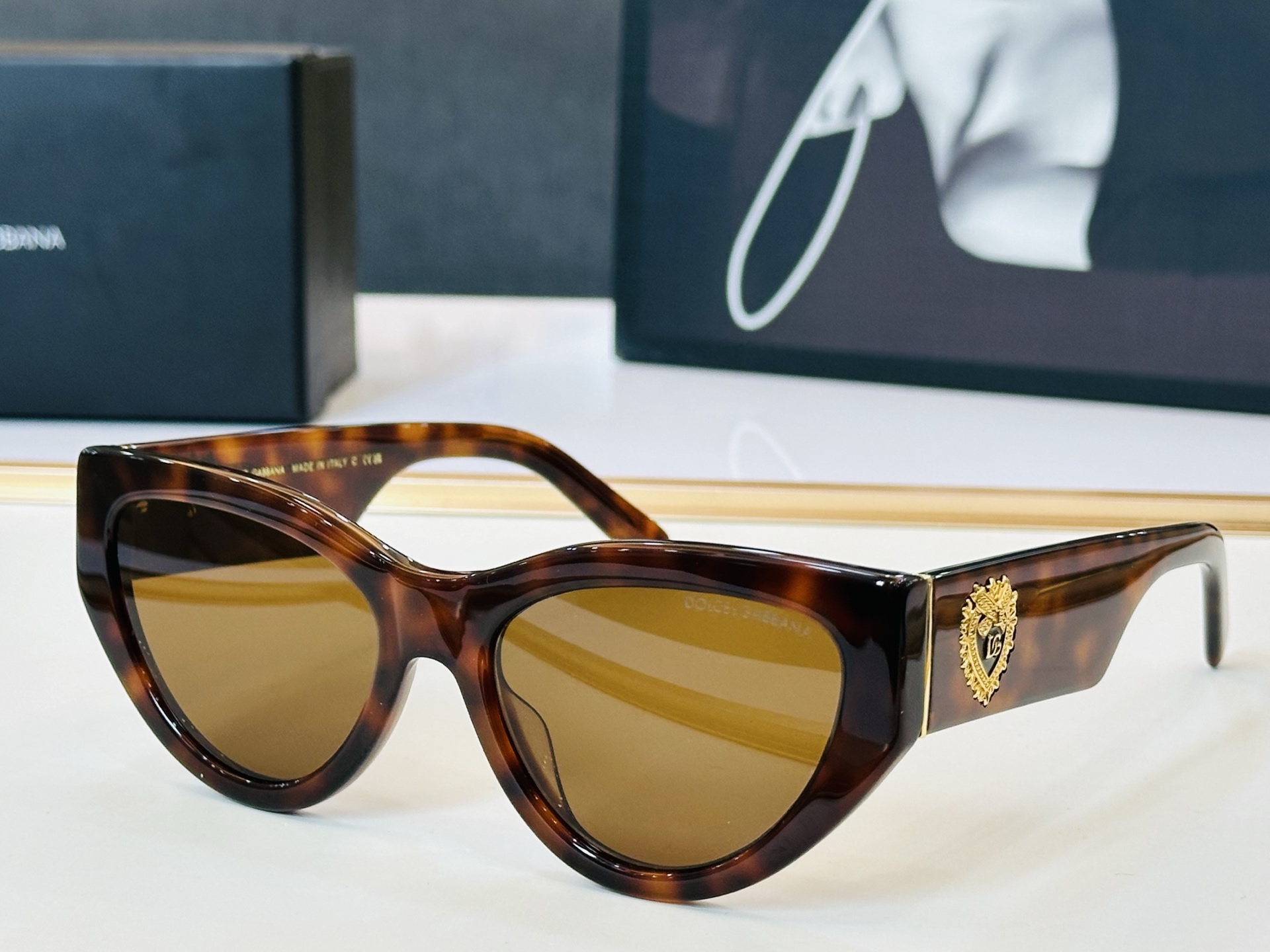 🆕 官网款 🔺DOLCE&GABBAN*🔻DG2211   Size：56口19-145 新颖独特🔝🔝b