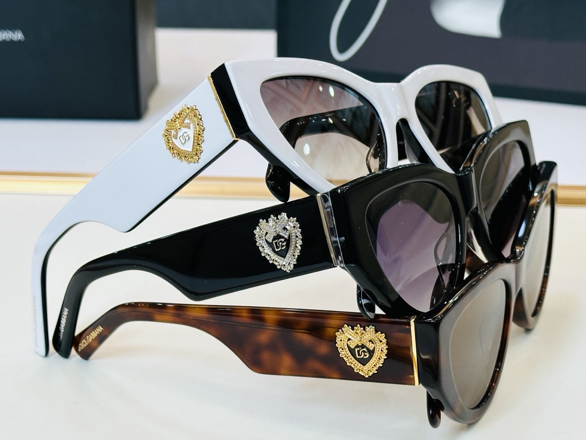 🆕 官网款 🔺DOLCE&GABBAN*🔻DG2211   Size：56口19-145 新颖独特🔝🔝b