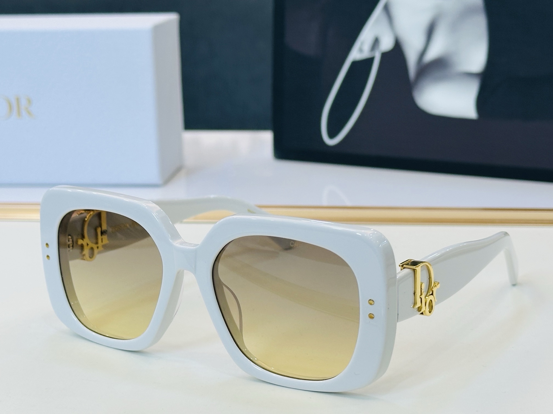 🔻🔻🔻DIO* 迪家 S1I Size：54口19-140  春夏款墨镜 😎🔆 C搭配镜腿精致 质量上佳