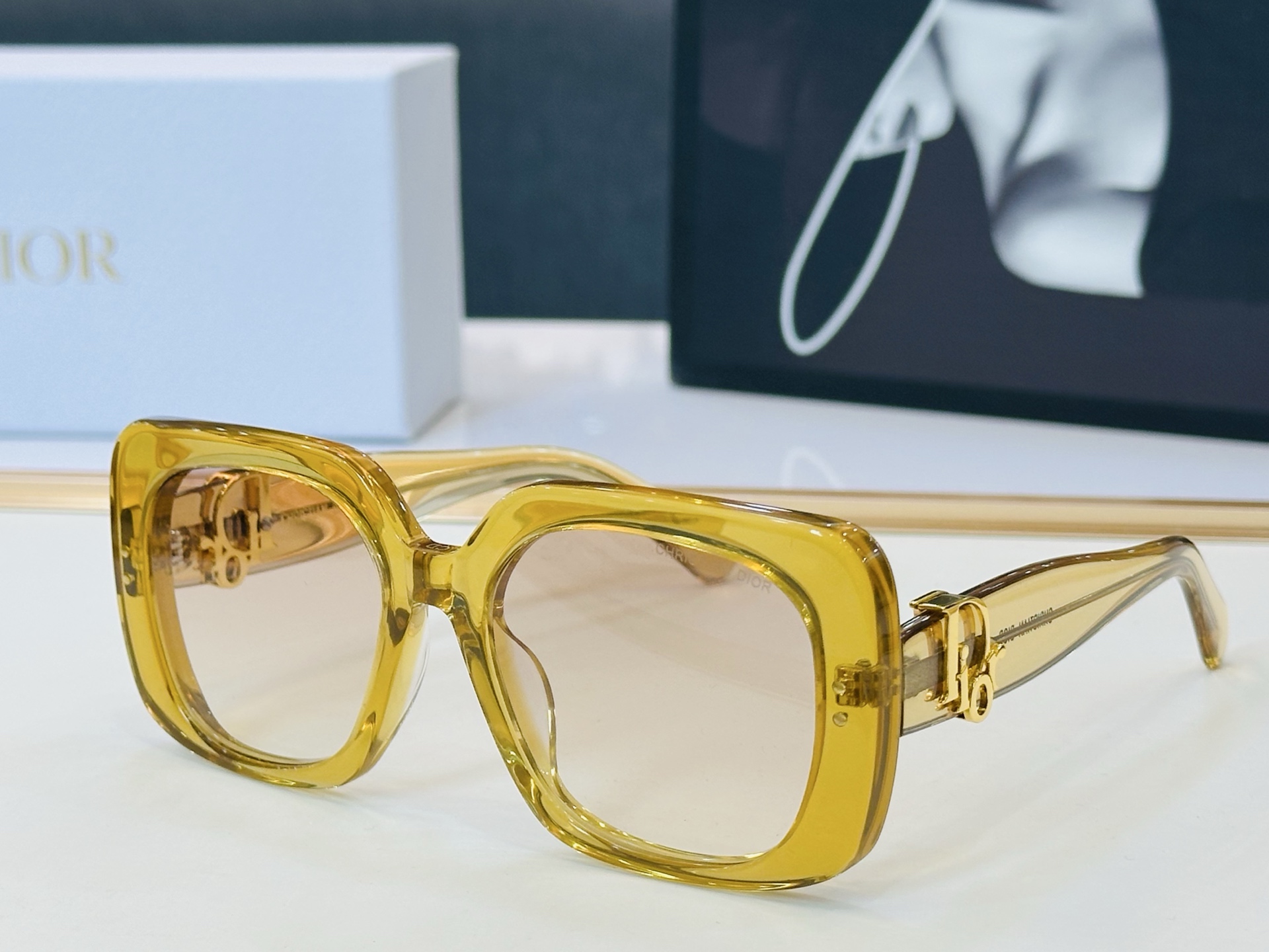 🔻🔻🔻DIO* 迪家 S1I Size：54口19-140  春夏款墨镜 😎🔆 C搭配镜腿精致 质量上佳