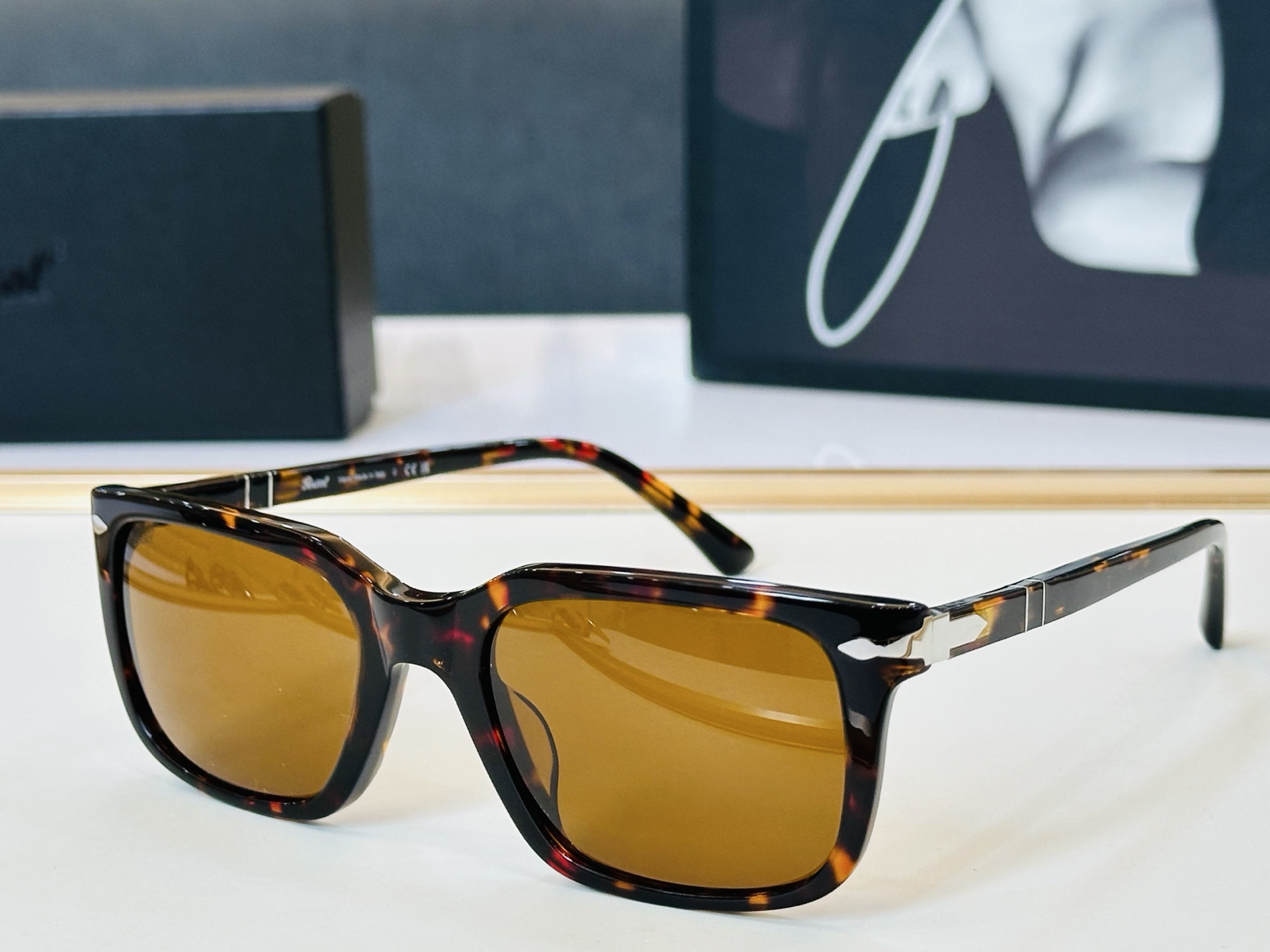 Persol❤️🔺MODEL：PO3272-S ❤️SIZE：53口20-145 板材框 L太阳镜