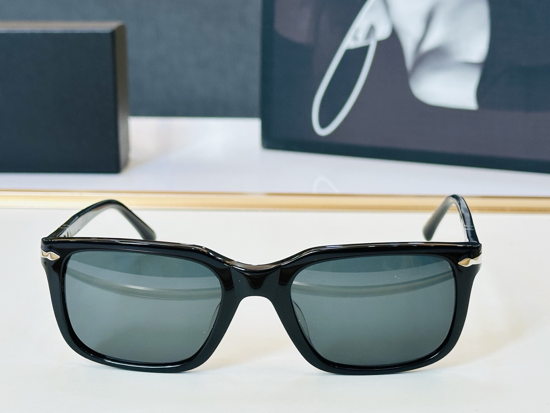 Persol❤️🔺MODEL：PO3272-S ❤️SIZE：53口20-145 板材框 L太阳镜