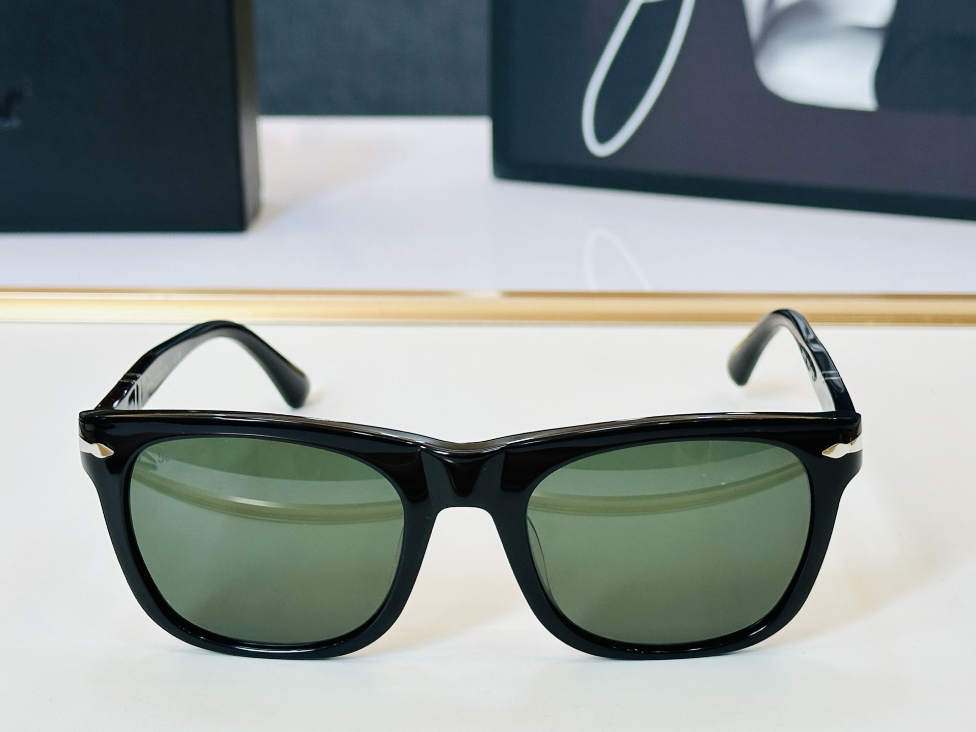 Persol❤️🔺MODEL：PO3269-S ❤️SIZE：52口20-145 板材框 L太阳镜