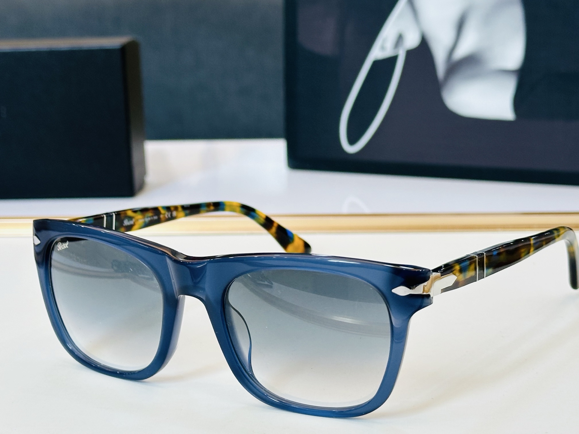 Persol❤️🔺MODEL：PO3269-S ❤️SIZE：52口20-145 板材框 L太阳镜