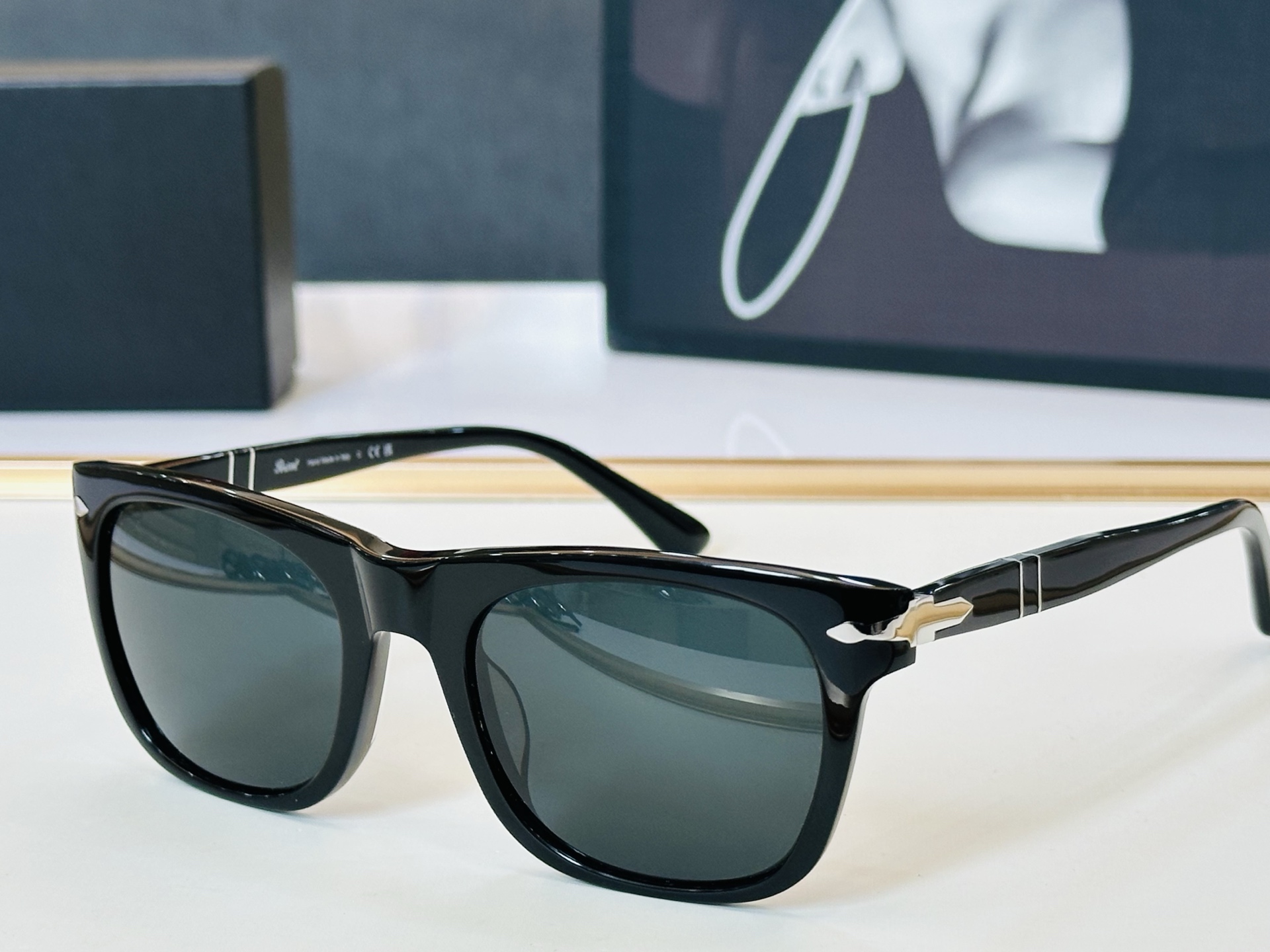 Persol❤️🔺MODEL：PO3269-S ❤️SIZE：52口20-145 板材框 L太阳镜