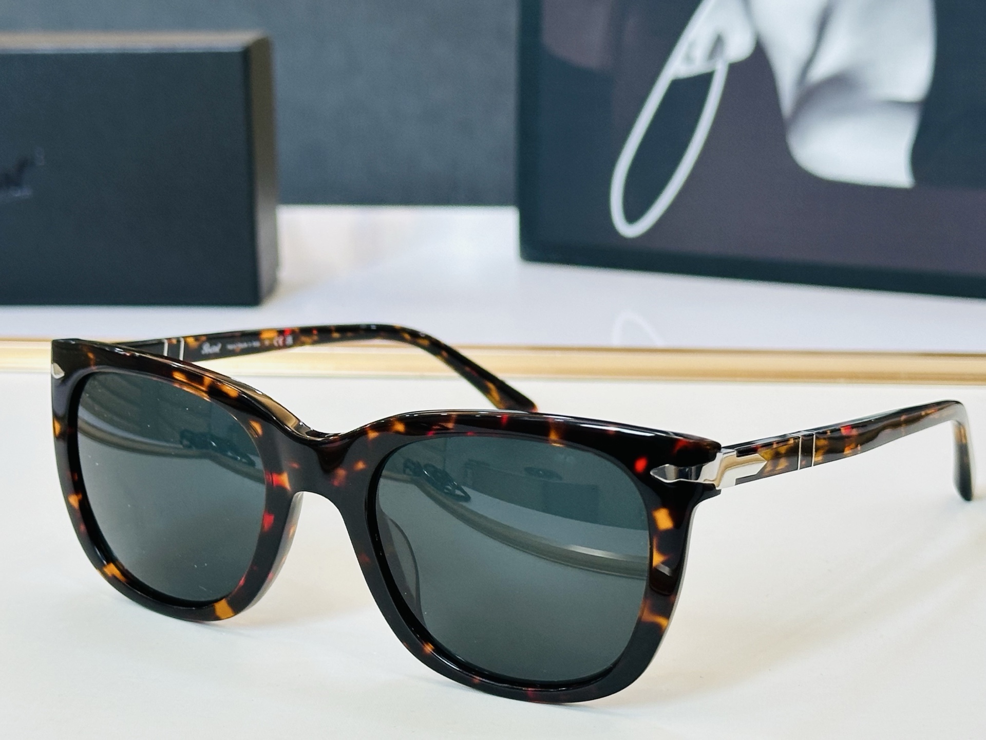Persol❤️🔺MODEL：PO3372-S ❤️SIZE：53口21-145 板材框 L太阳镜