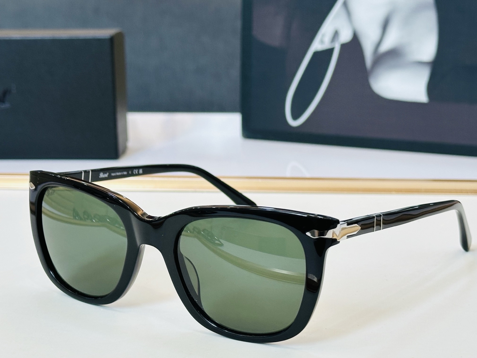 Persol❤️🔺MODEL：PO3372-S ❤️SIZE：53口21-145 板材框 L太阳镜