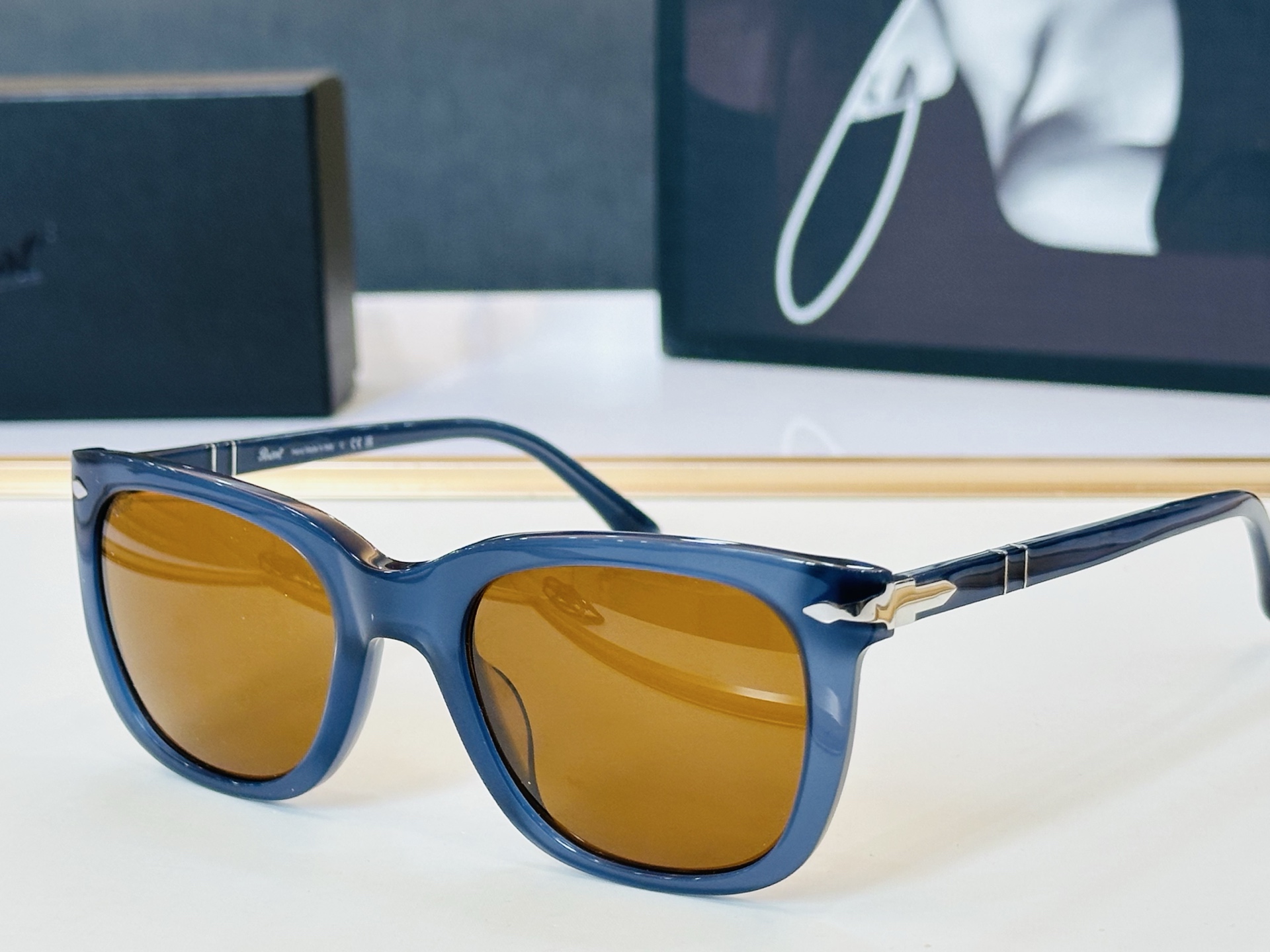 Persol❤️🔺MODEL：PO3372-S ❤️SIZE：53口21-145 板材框 L太阳镜