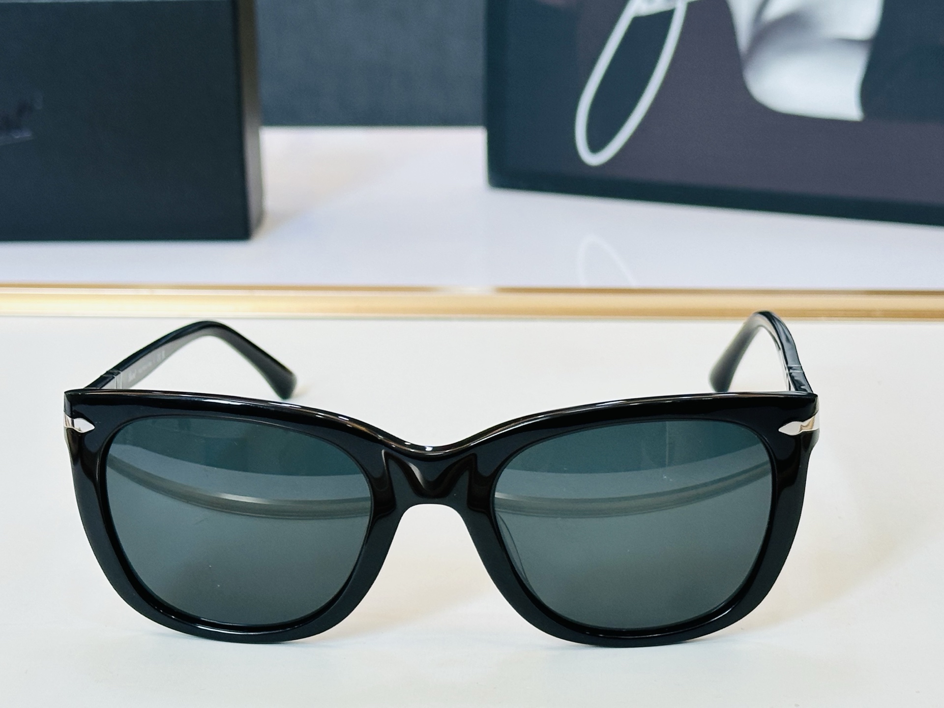Persol❤️🔺MODEL：PO3372-S ❤️SIZE：53口21-145 板材框 L太阳镜