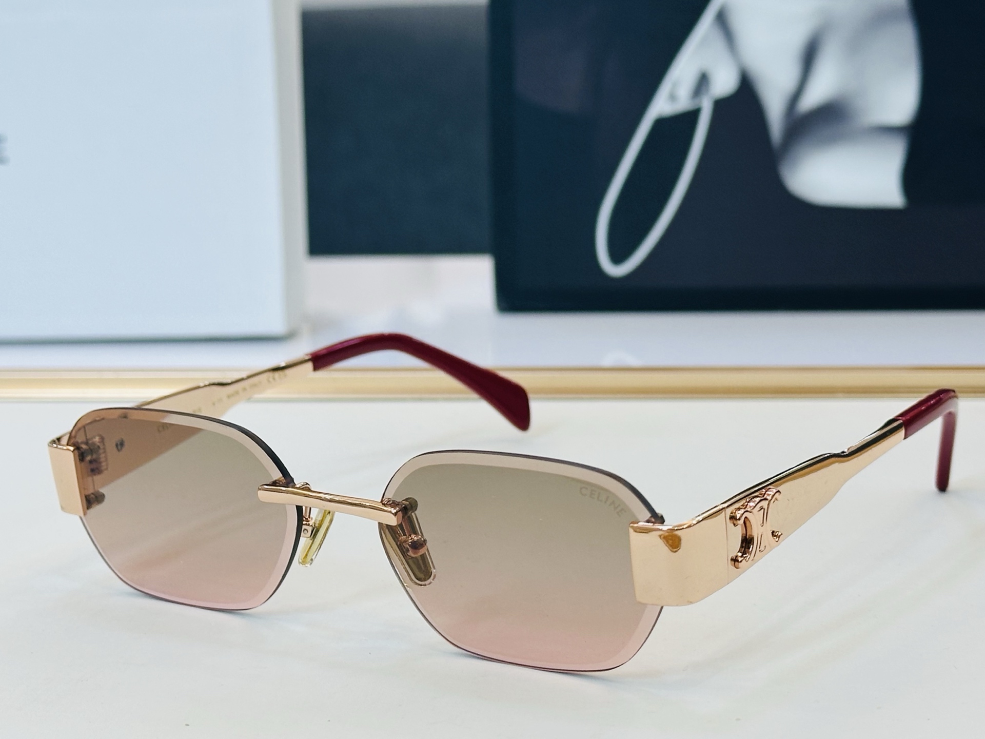 【CELINE】赛琳 CL42120U Size：57口17-142     一直热销的款式 欧美风 X