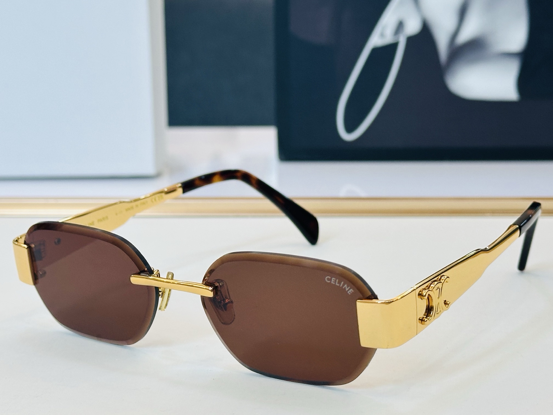 【CELINE】赛琳 CL42120U Size：57口17-142     一直热销的款式 欧美风 X