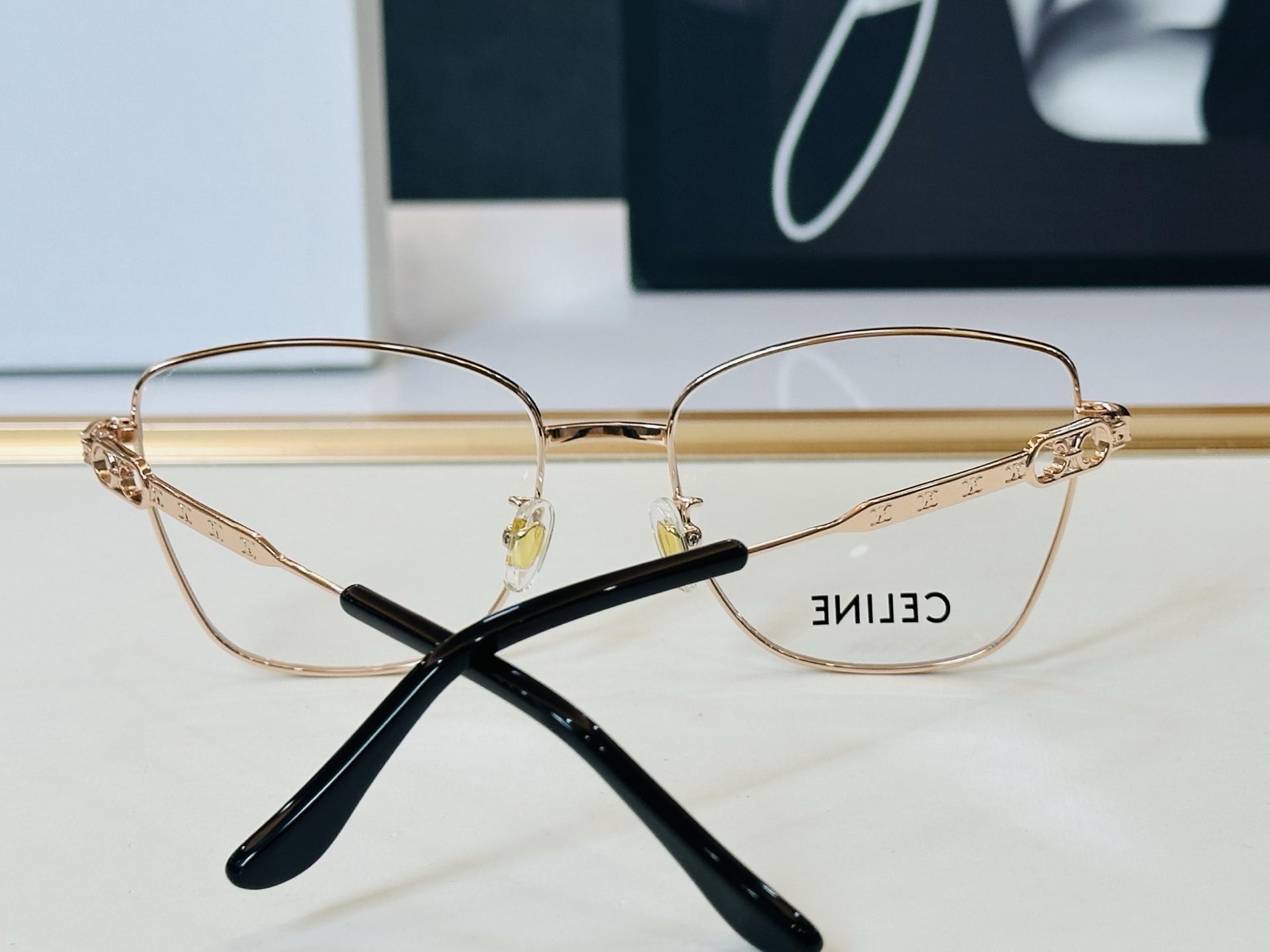【CELINE】赛琳 CL51231 Size：53口18-145 一直热销的款式，欧美风 Z工艺超赞 