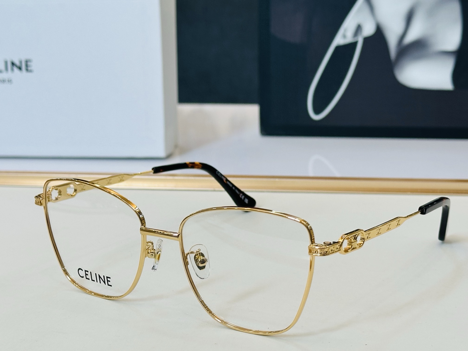 【CELINE】赛琳 CL51231 Size：53口18-145 一直热销的款式，欧美风 Z工艺超赞 
