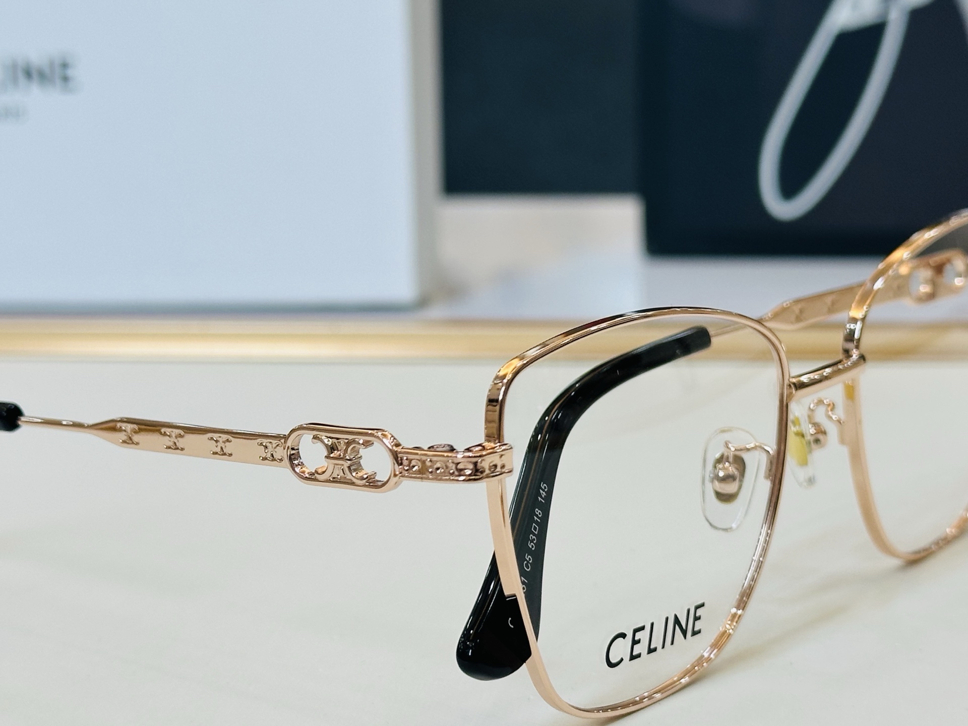 【CELINE】赛琳 CL51231 Size：53口18-145 一直热销的款式，欧美风 Z工艺超赞 