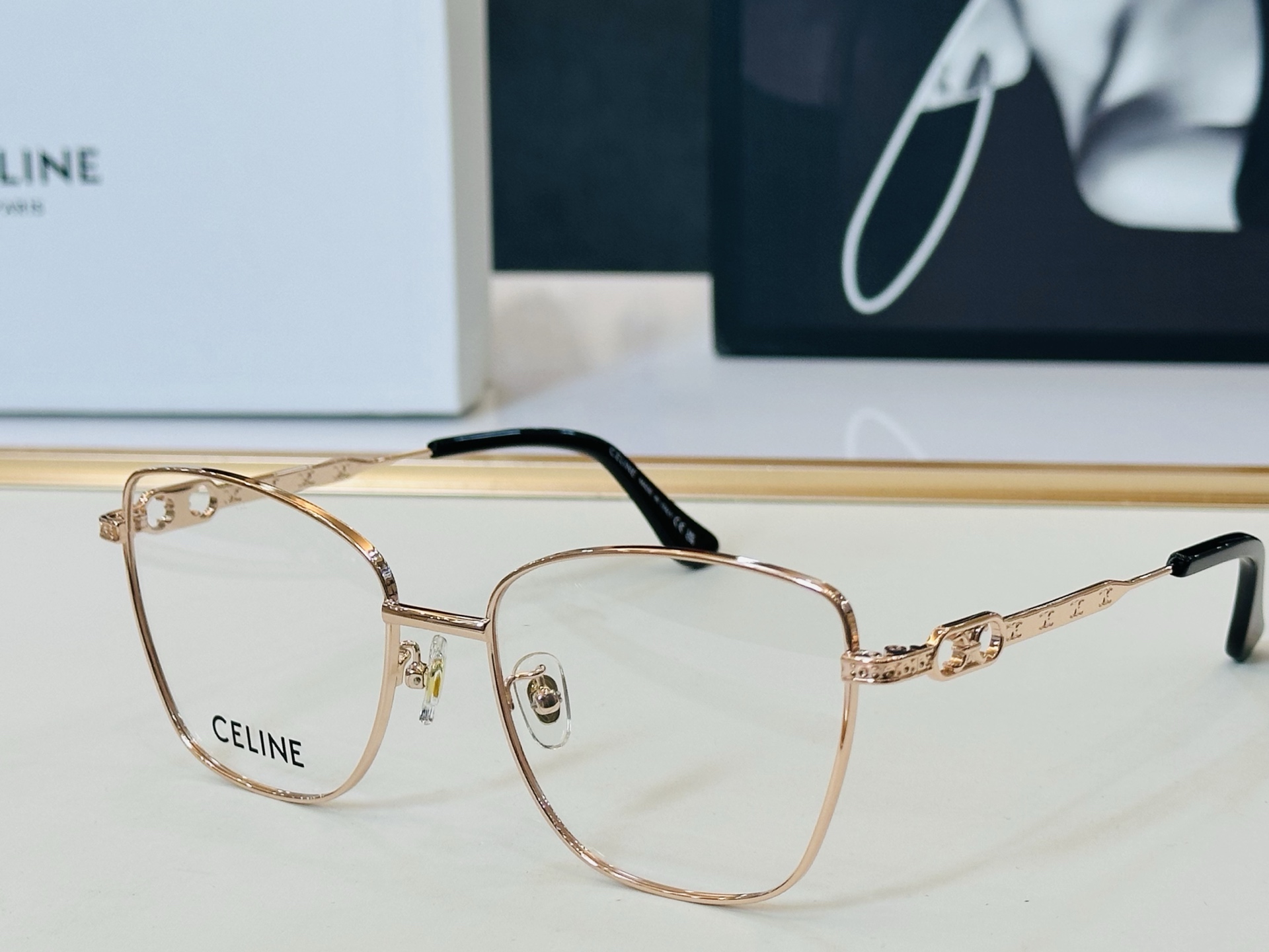 【CELINE】赛琳 CL51231 Size：53口18-145 一直热销的款式，欧美风 Z工艺超赞 