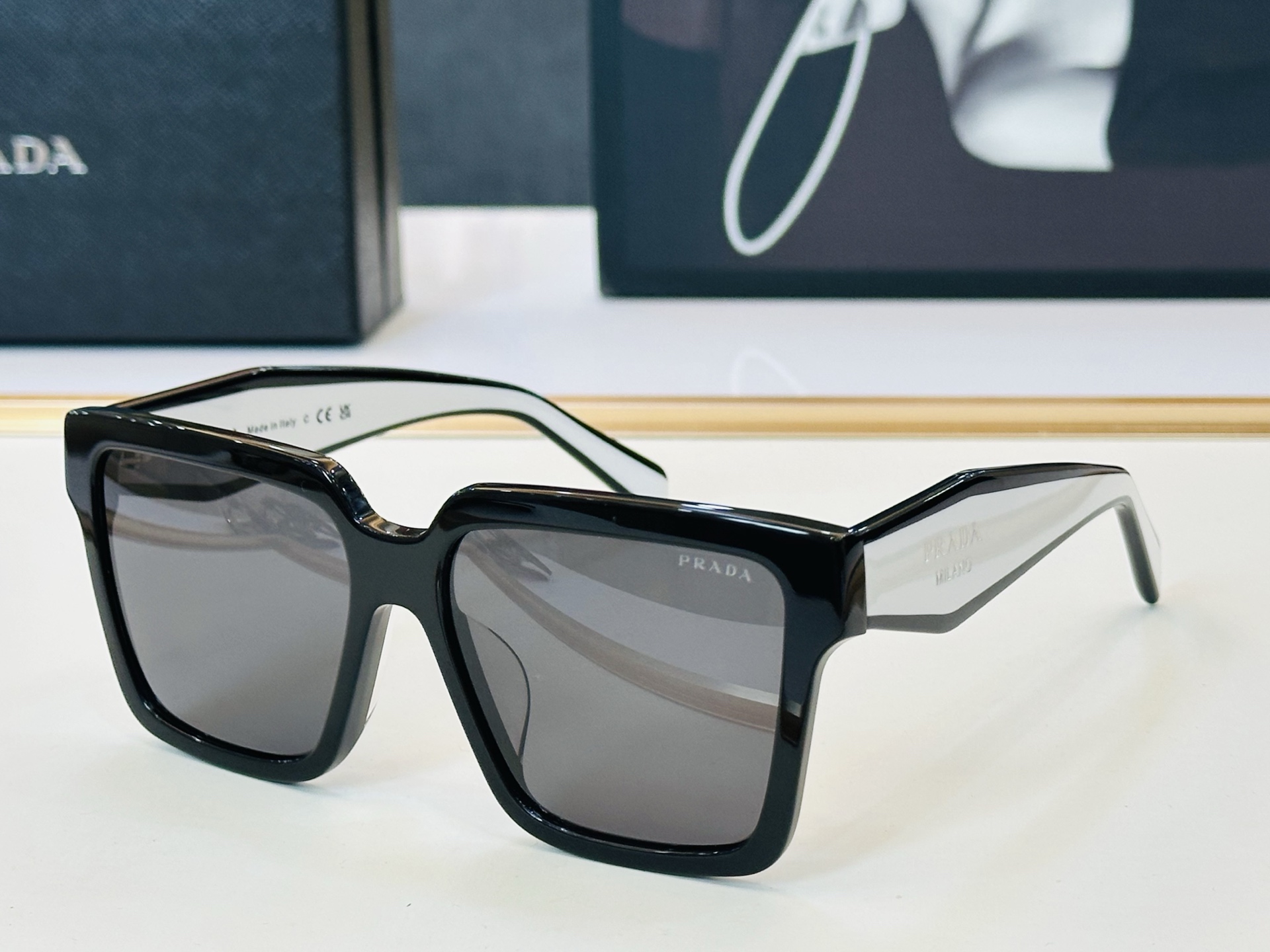 NO:827483,PRAD*Pujia PR24Z Size 56 mouth 16-140 glasses series can be said to be exquisitely made H sunglasses glasses sunglasses sunglasses, glasses, prada, prada19860909PRAD*普家 PR24Z Size56口16-140 眼镜系列堪称精湛制作 H太阳镜 眼镜墨镜太阳镜,眼镜,prada,prada,glasses