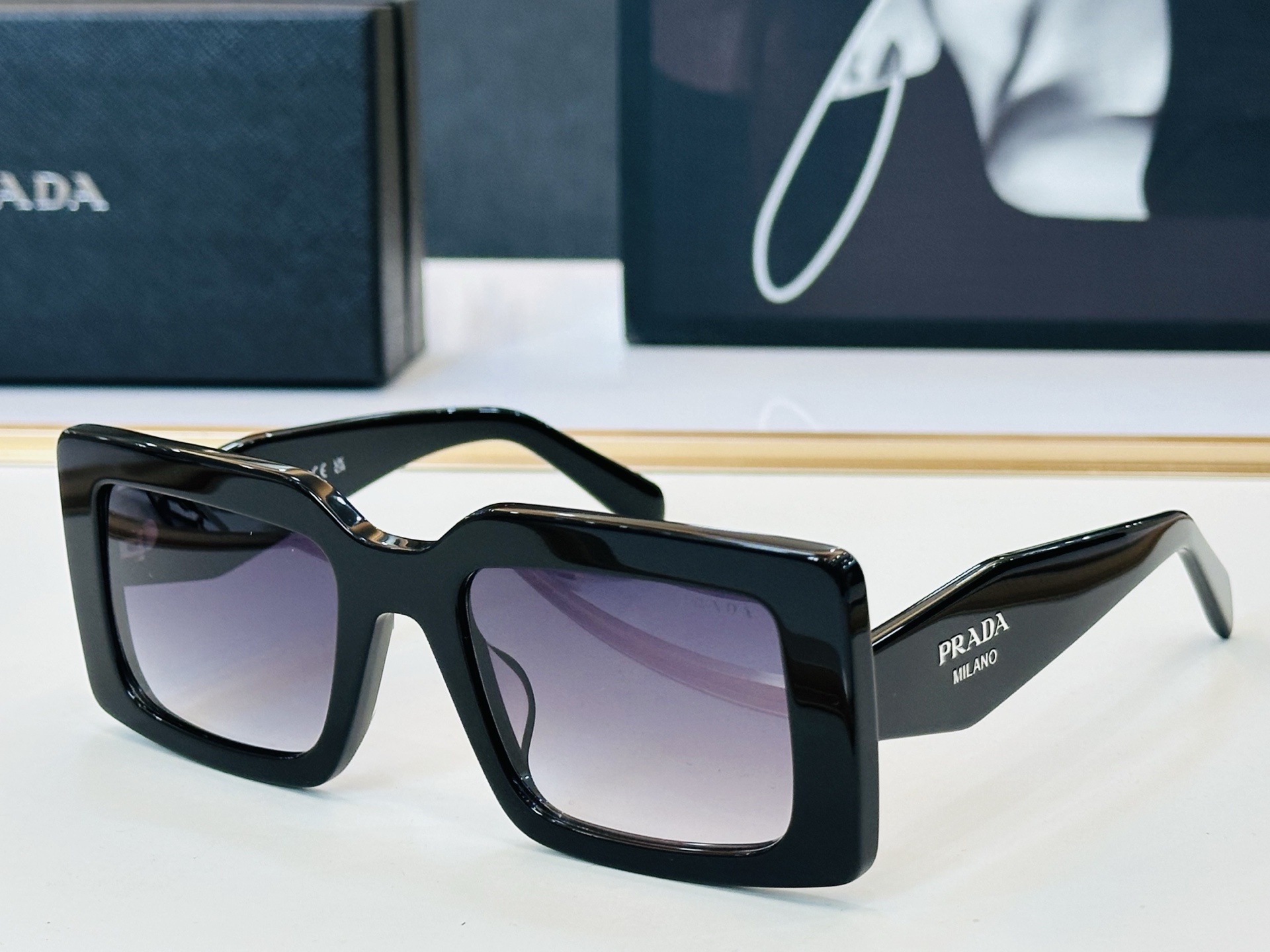 NO:827492,PRAD*Pujia SPR D01 Size 52 mouth 21-140 glasses series can be called exquisite production H sunglasses high quality glasses sunglasses sunglasses, glasses, prada, prada19860909PRAD*普家 SPR D01 Size52口21-140 眼镜系列堪称精湛制作 H太阳镜 高品质 眼镜墨镜太阳镜,眼镜,prada,prada,glasses