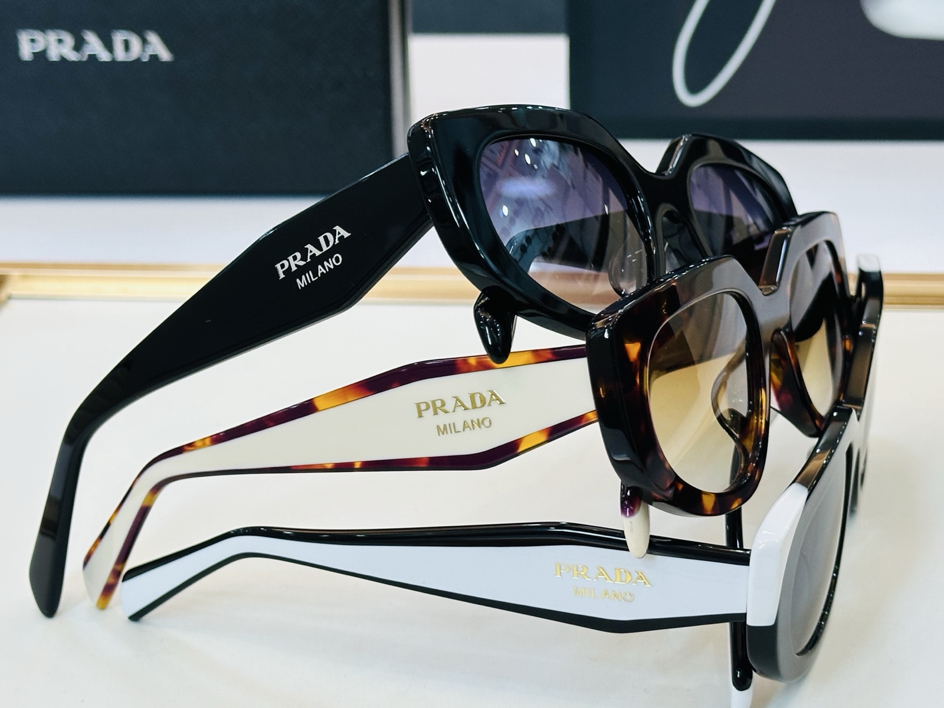 🔺PRAD*🔻普家 SPR D02 Size：53口20-140 眼镜系列堪称精湛制作 👍H太阳镜 高品