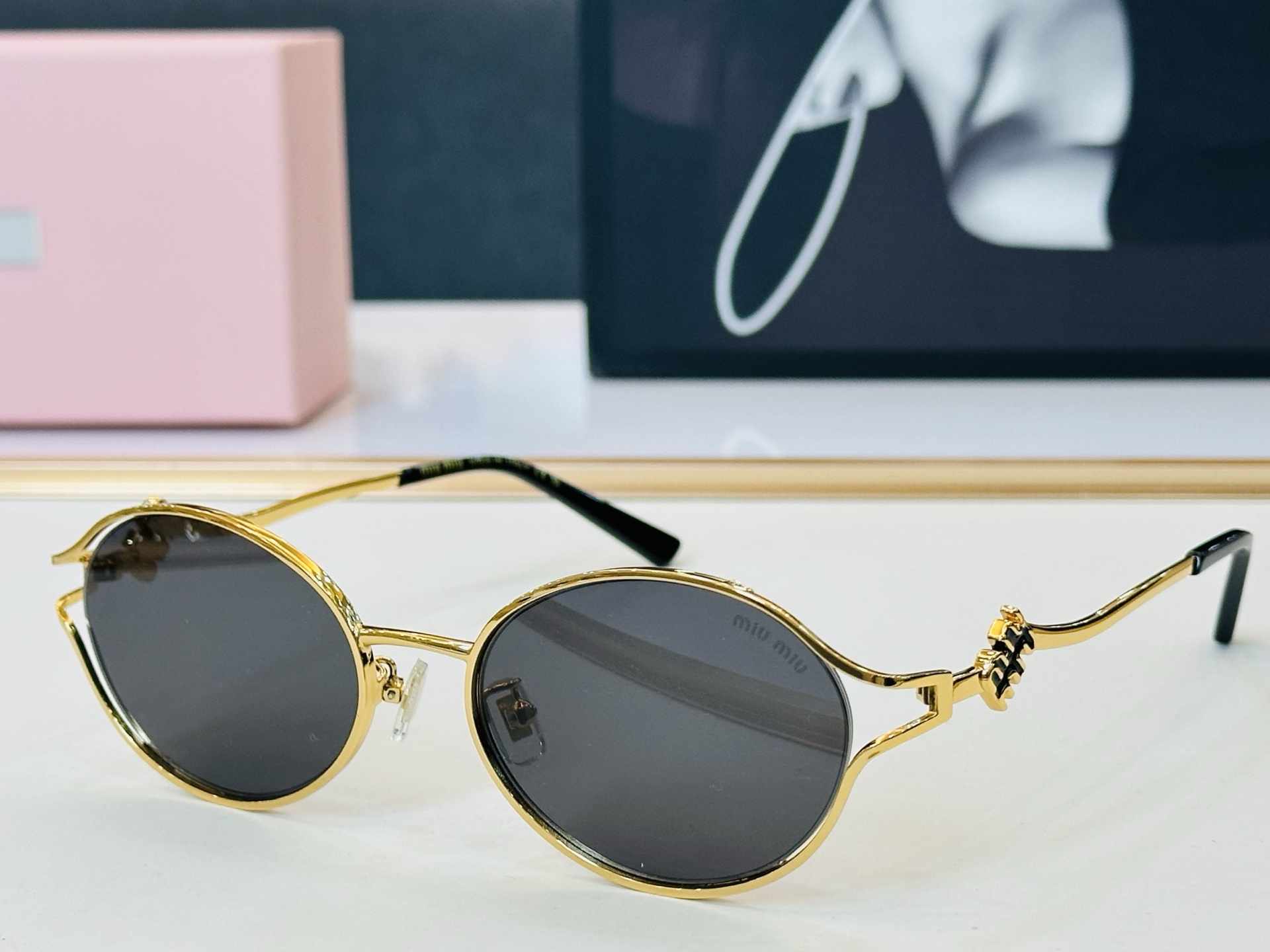 NO:827475,Miujia SMU73W Size55 Mouth 19-142 Women's Sunglasses [Rose][Rose] High-end q Fashion Sunglasses Trendy [Strong][Strong] Sunglasses Glasses Sunglasses Sunglasses, Glasses19860909谬家 SMU73W Size55口19-142 女士太阳眼镜 [玫瑰][玫瑰] 高档 q时尚墨镜潮人[强][强]太阳镜 眼镜墨镜太阳镜,眼镜,glasses