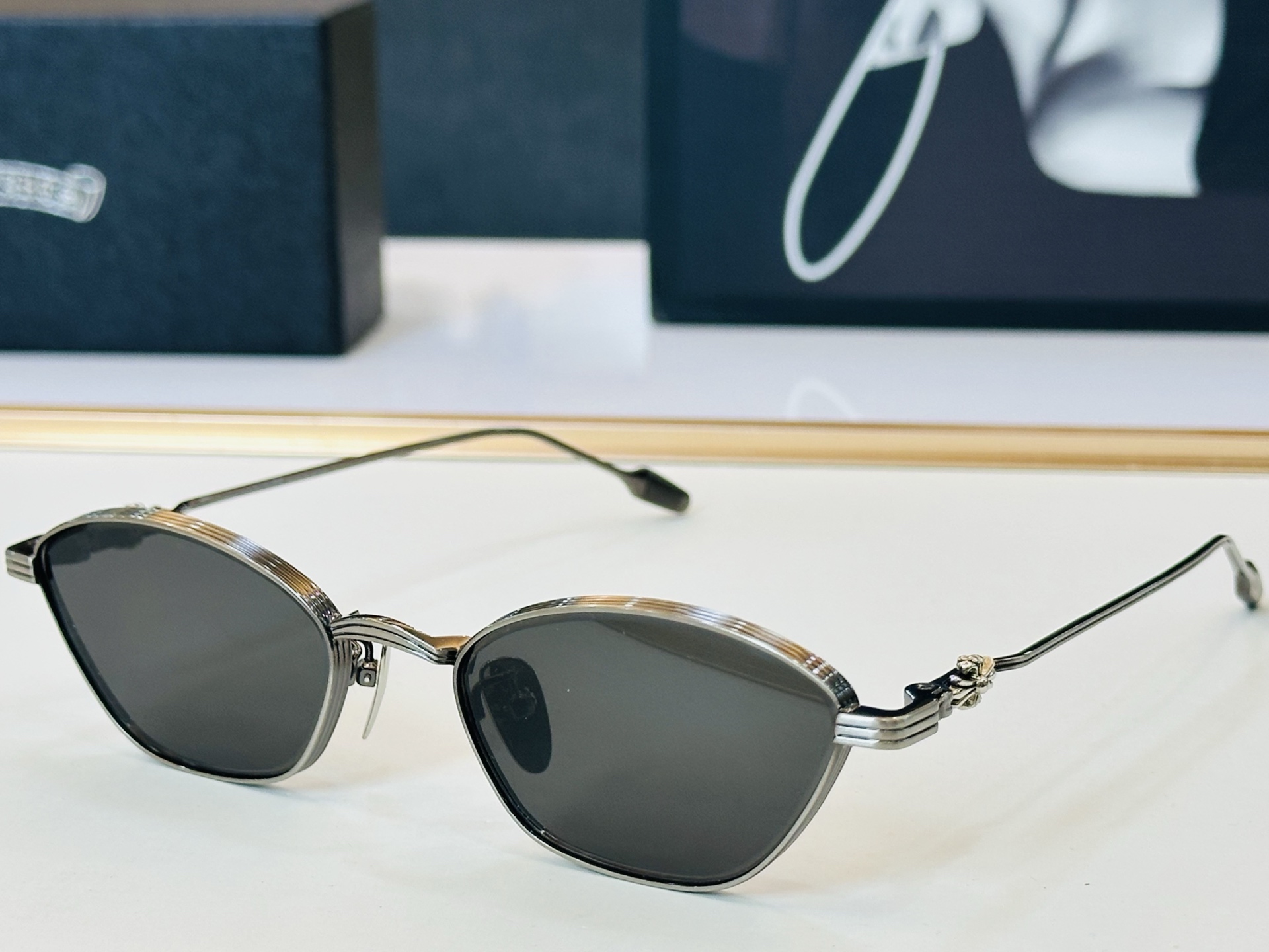 NO:827532,Chromeheart CLITORIAL Size 54 mouth 22-143 exquisite thick gold two-color plating L metal texture is awesome glasses sunglasses sunglasses, glasses, chrome hearts, chrome hearts, loewe19860909Chromeheart 克罗家 CLITORIAL Size54口22-143精致厚金双色电镀 L金属质感超赞 眼镜墨镜太阳镜,眼镜,chrome hearts,chrome hearts,loewe,glasses
