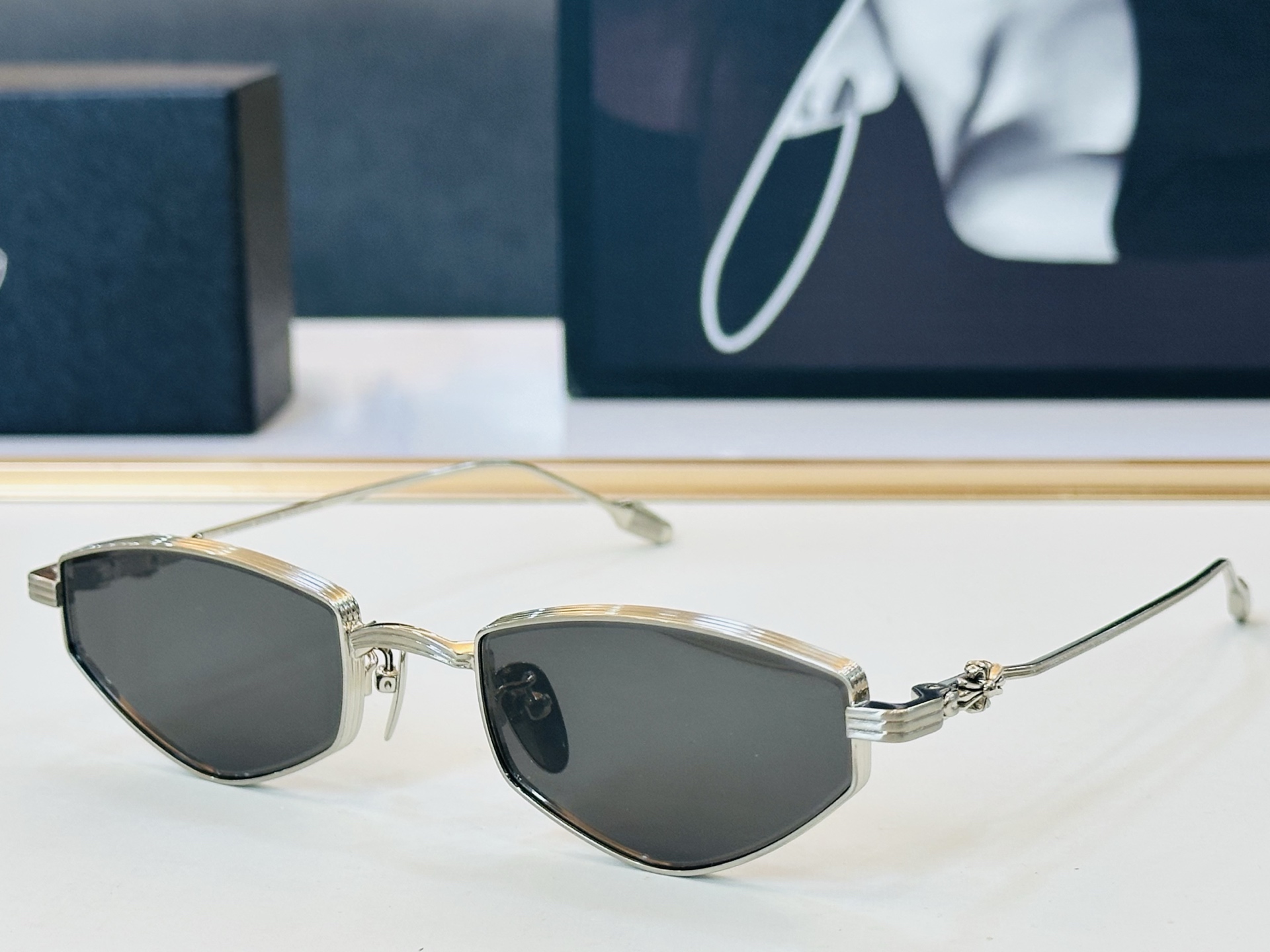 NO:827541,Chromeheart CLITORIAL2 Size55 mouth 20-143 exquisite thick gold two-color plating L metal texture is awesome glasses sunglasses sunglasses, glasses, chrome hearts, chrome hearts, loewe19860909Chromeheart 克罗家 CLITORIAL2 Size55口20-143精致厚金双色电镀 L金属质感超赞 眼镜墨镜太阳镜,眼镜,chrome hearts,chrome hearts,loewe,glasses
