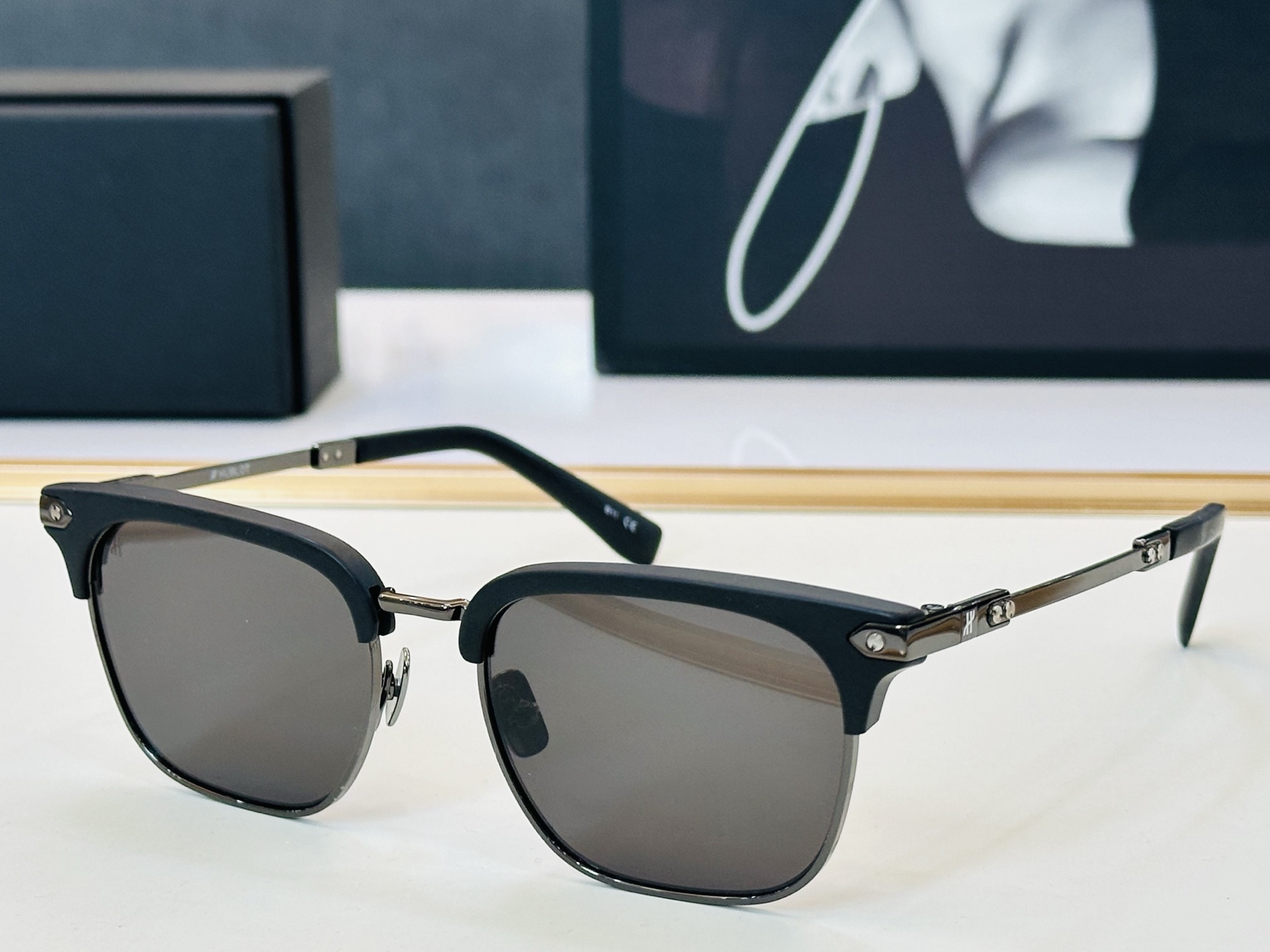 NO:827549,HUBLOTMODEL: H117 SIZE53 mouth 21-145 A latest style glasses, sunglasses, glasses19860909HUBLOTMODEL:H117 SIZE53口21-145 A最新款 眼镜墨镜太阳镜,眼镜,glasses