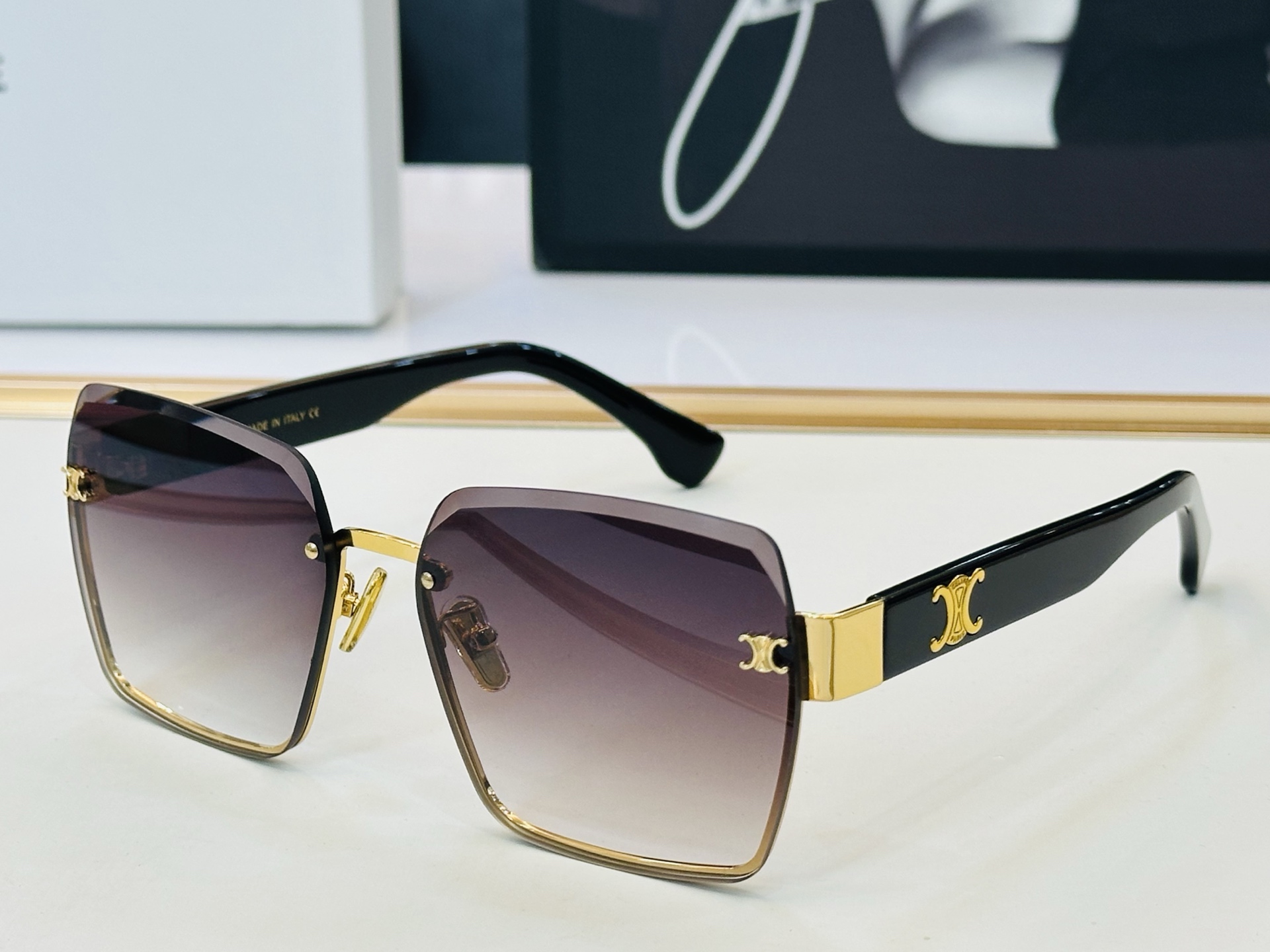 NO:827628,CELINE] Celine CL40237 Size 62 mouth 18-140 The best-selling style, European and American style, good gloss, strong texture, excellent q workmanship, glasses, sunglasses, sunglasses, glasses, celine, celine19860909CELINE】赛琳 CL40237 Size62口18-140 一直热销的款式,欧美风 光泽度好 质感强 q工艺超赞 眼镜墨镜太阳镜,眼镜,celine,celine,glasses