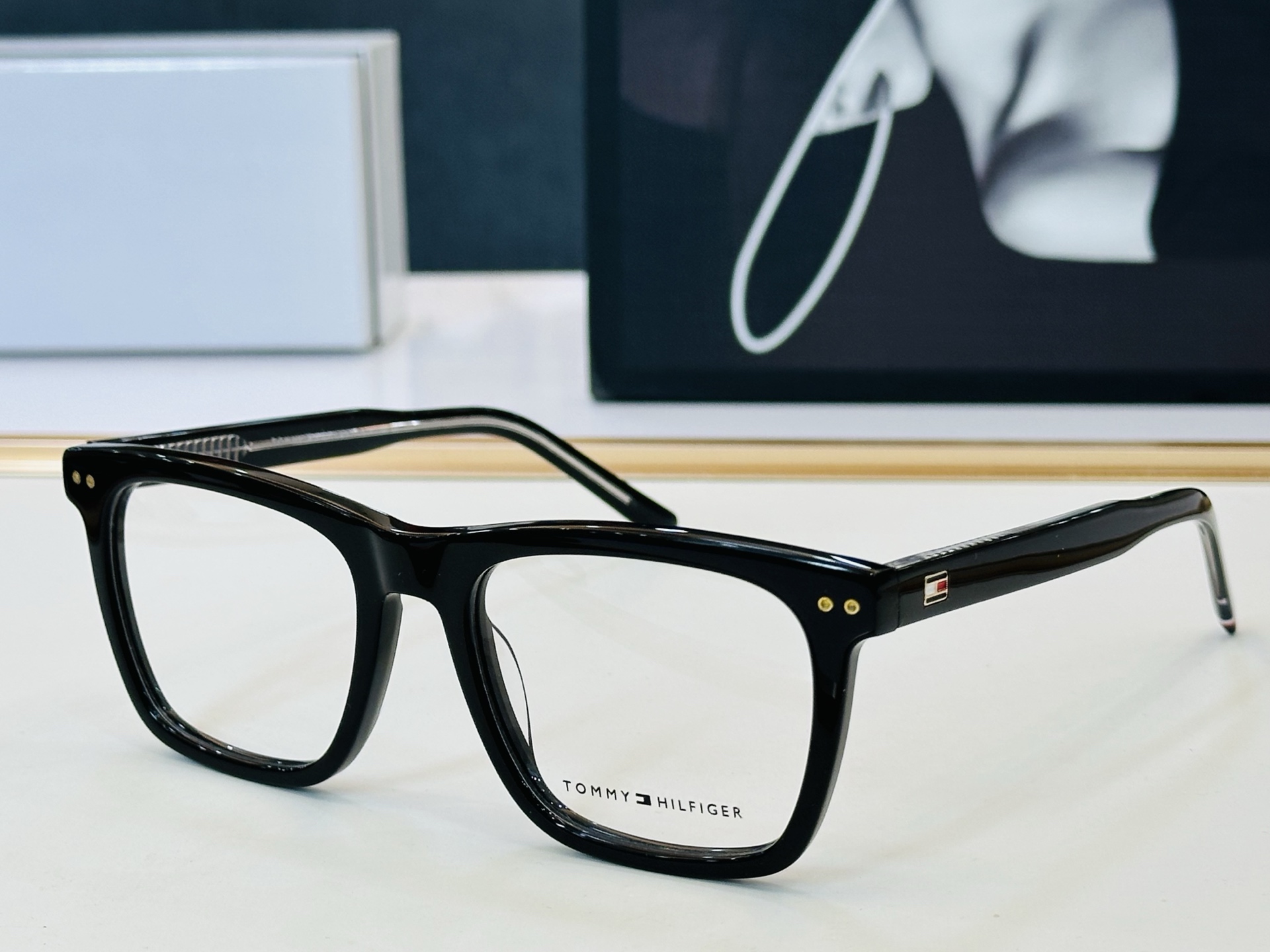 NO:827629,The official website is simultaneously selling TOMMY HILFIGER plate frame TH2131SIZE53 port 19-145 H simple and atmospheric light-matching glasses, glasses, sunglasses, sunglasses, glasses, tom ford19860909官网同步发售TOMMY HILFIGER 板材框 TH2131SIZE53口19-145 H简单大气 配光镜 眼镜墨镜太阳镜,眼镜,tom ford,glasses