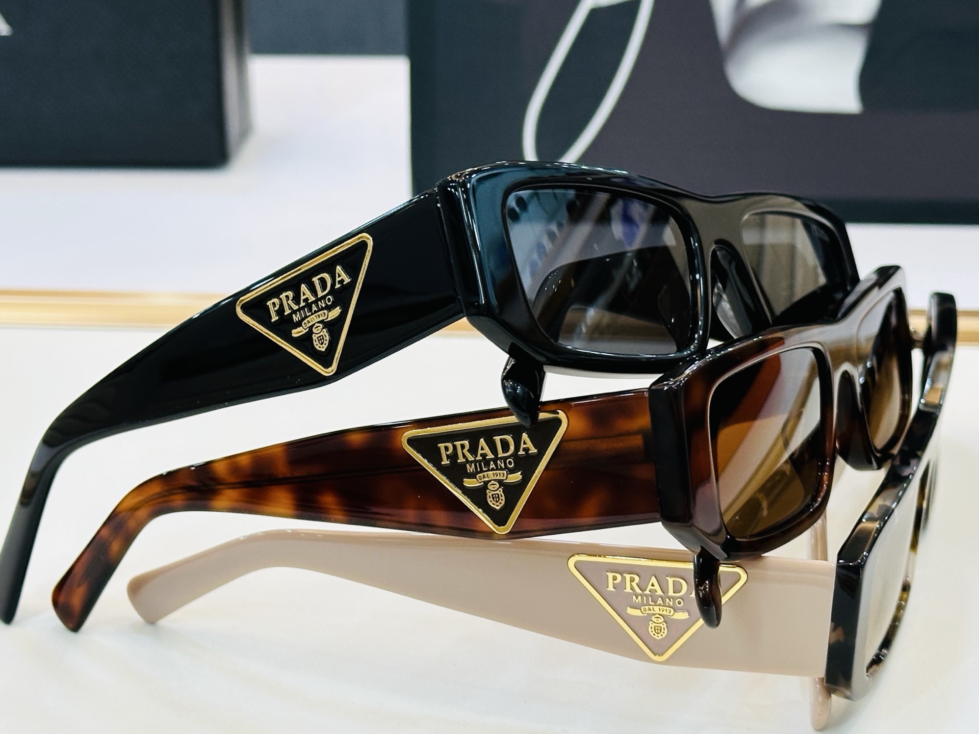 🔺PRAD*🔻普家 PR2204S  Size：56口19-145  眼镜系列堪称精湛制作 👍b太阳镜