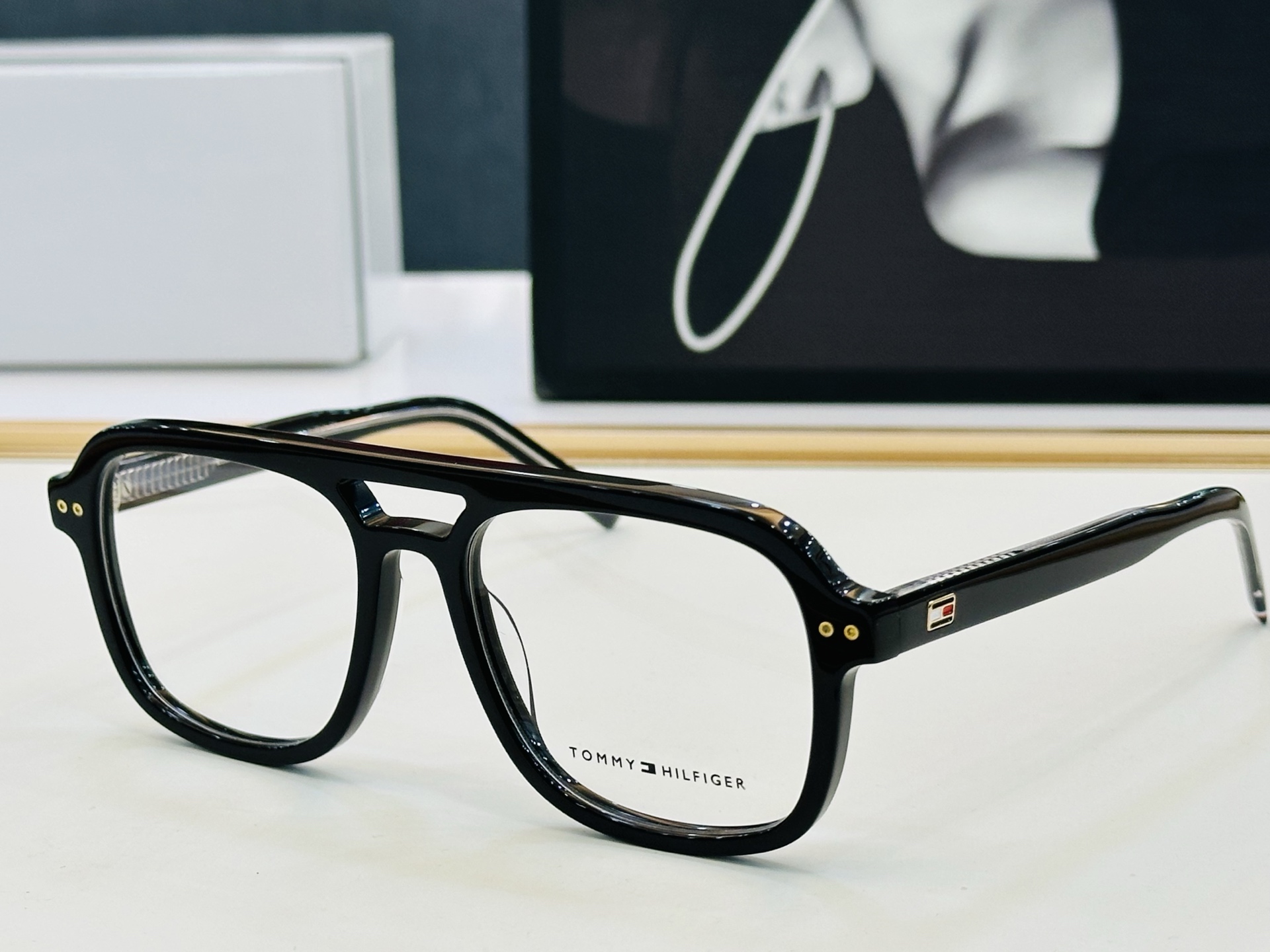 NO:827710,The official website is simultaneously selling TOMMY HILFIGER plate frame TH2188 SIZE54 mouth 18-145 H simple and atmospheric light-matching glasses, glasses, sunglasses, sunglasses, glasses, tom ford19860909官网同步发售TOMMY HILFIGER 板材框 TH2188 SIZE54口18-145 H简单大气 配光镜 眼镜墨镜太阳镜,眼镜,tom ford,glasses